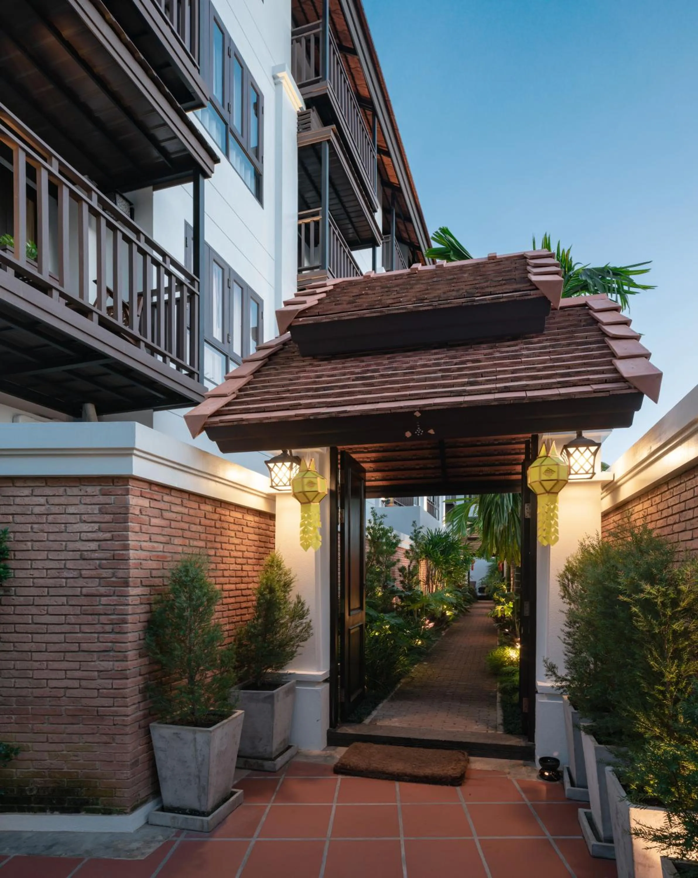 Facade/entrance in El Barrio Lanna
