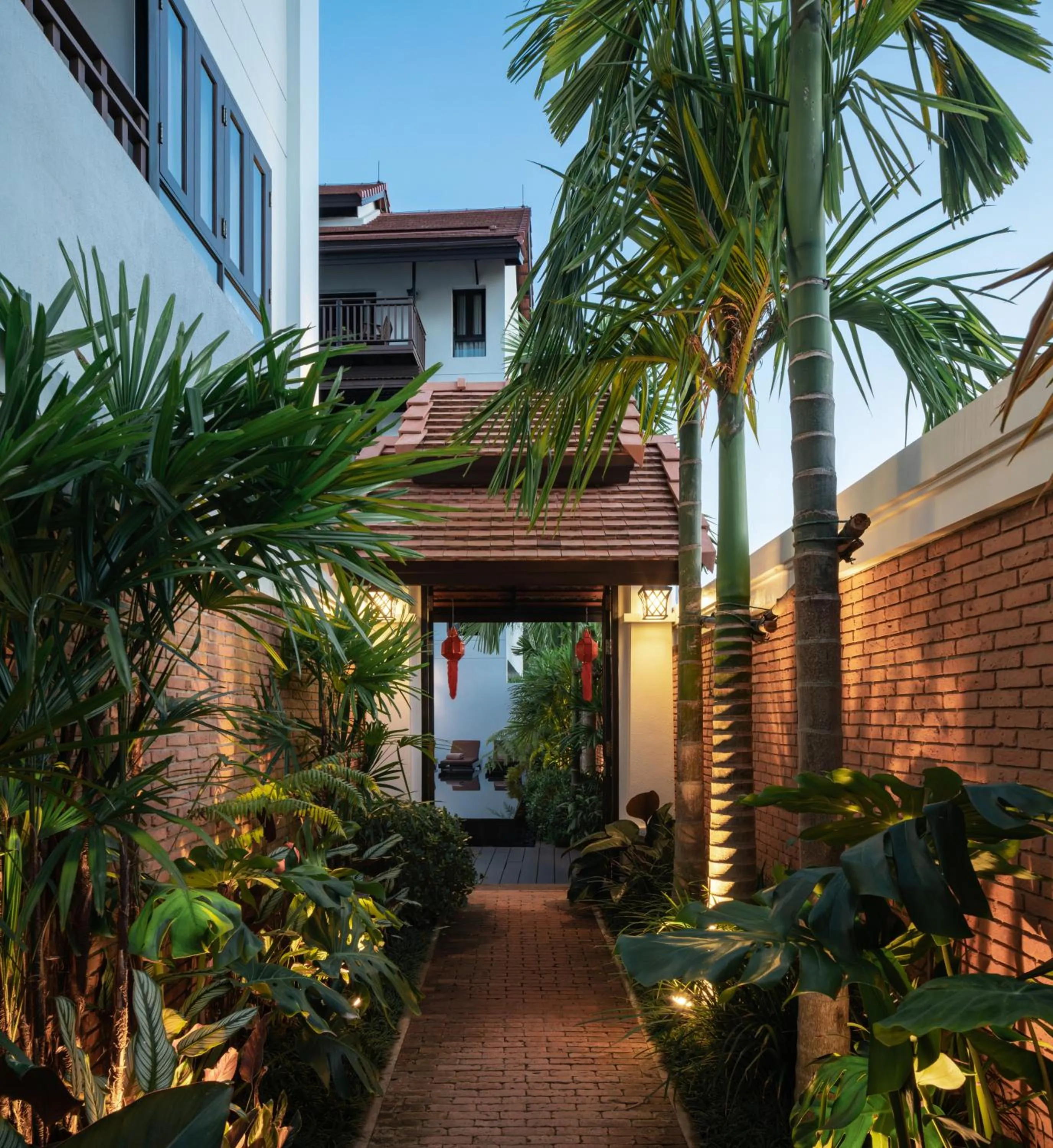 Facade/entrance in El Barrio Lanna