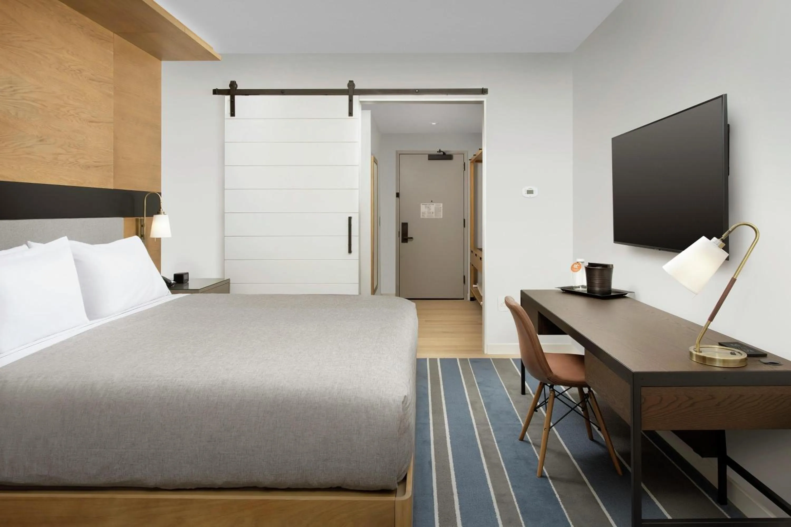 Bedroom, Bed in Canopy By Hilton Ithaca Downtown