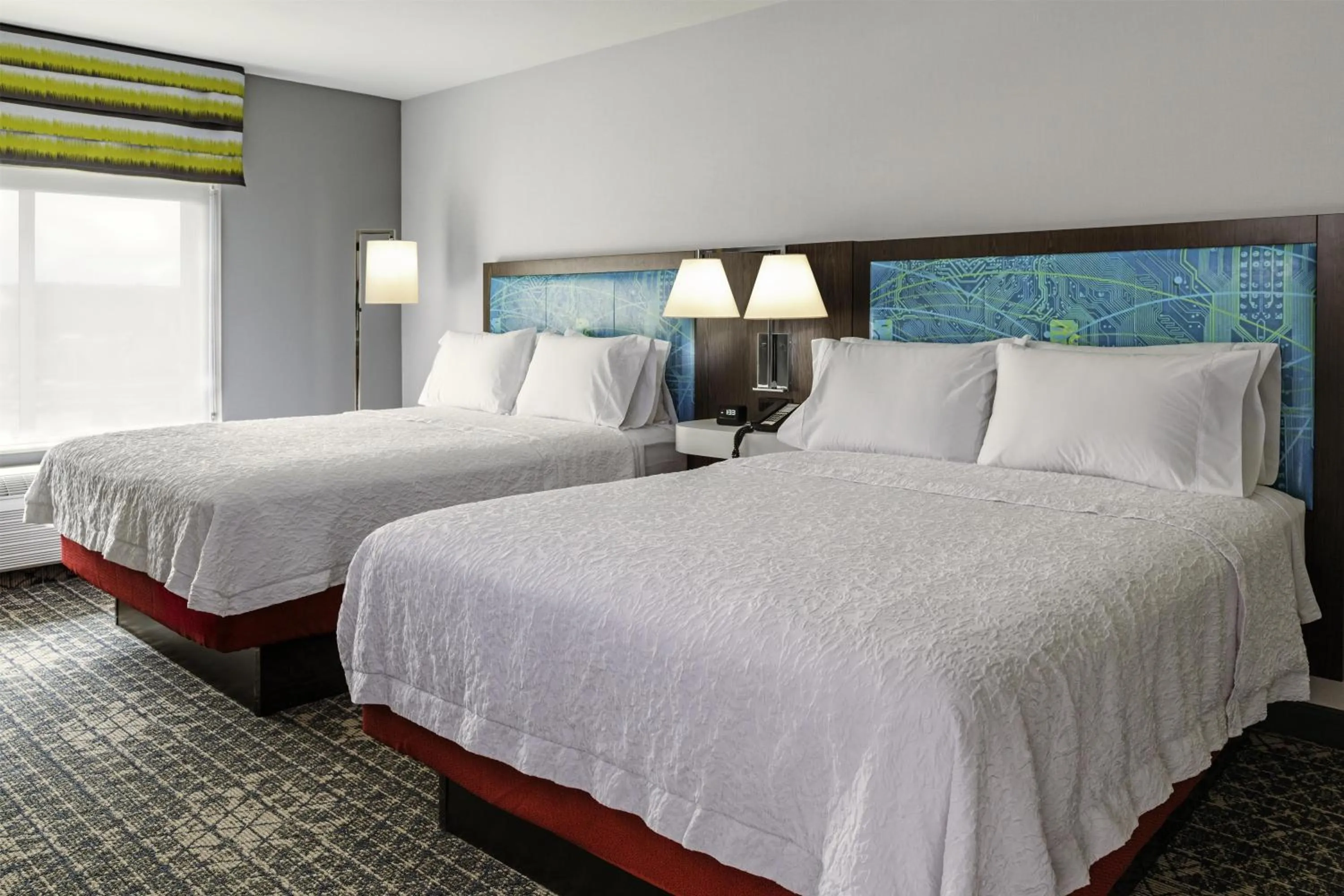 Bed in Hampton Inn & Suites Pittsburgh New Stanton PA