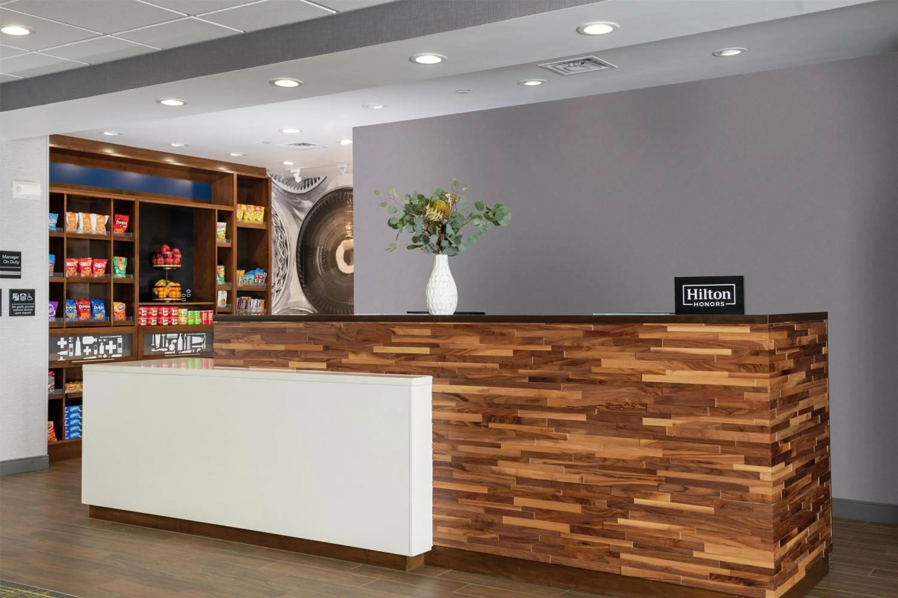 Lobby or reception in Hampton Inn & Suites Pittsburgh New Stanton PA