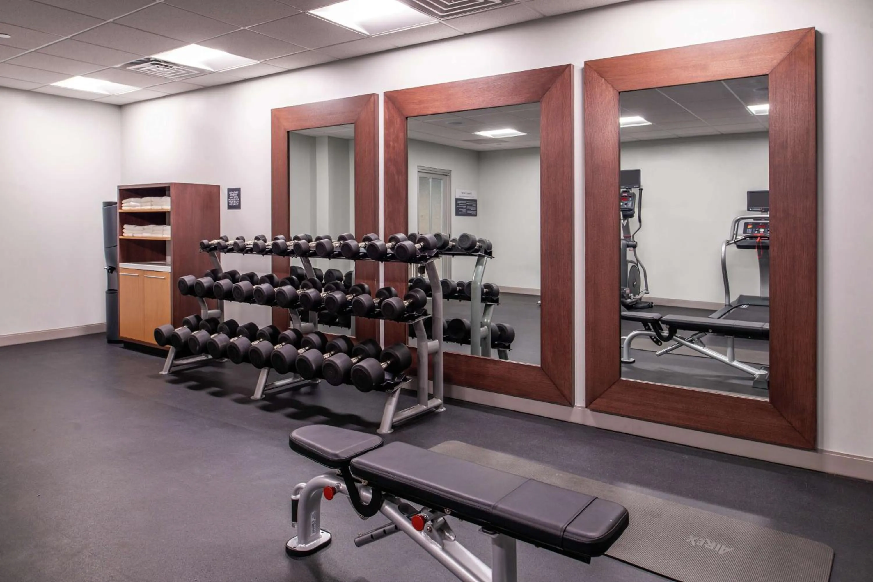 Fitness centre/facilities in Hilton Garden Inn Kansas City Airport Mo