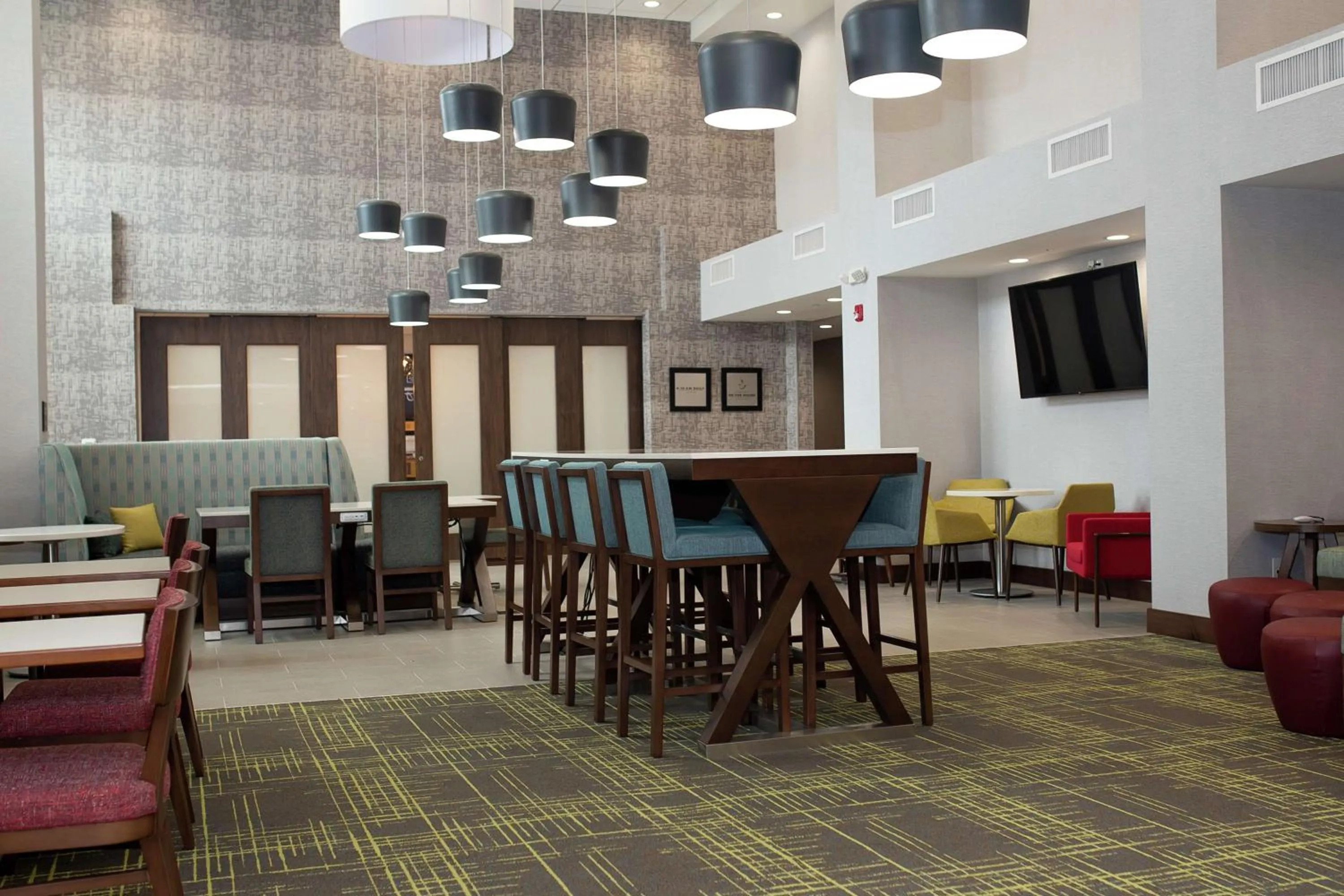 Lobby or reception in Hampton Inn and Suites Dundee