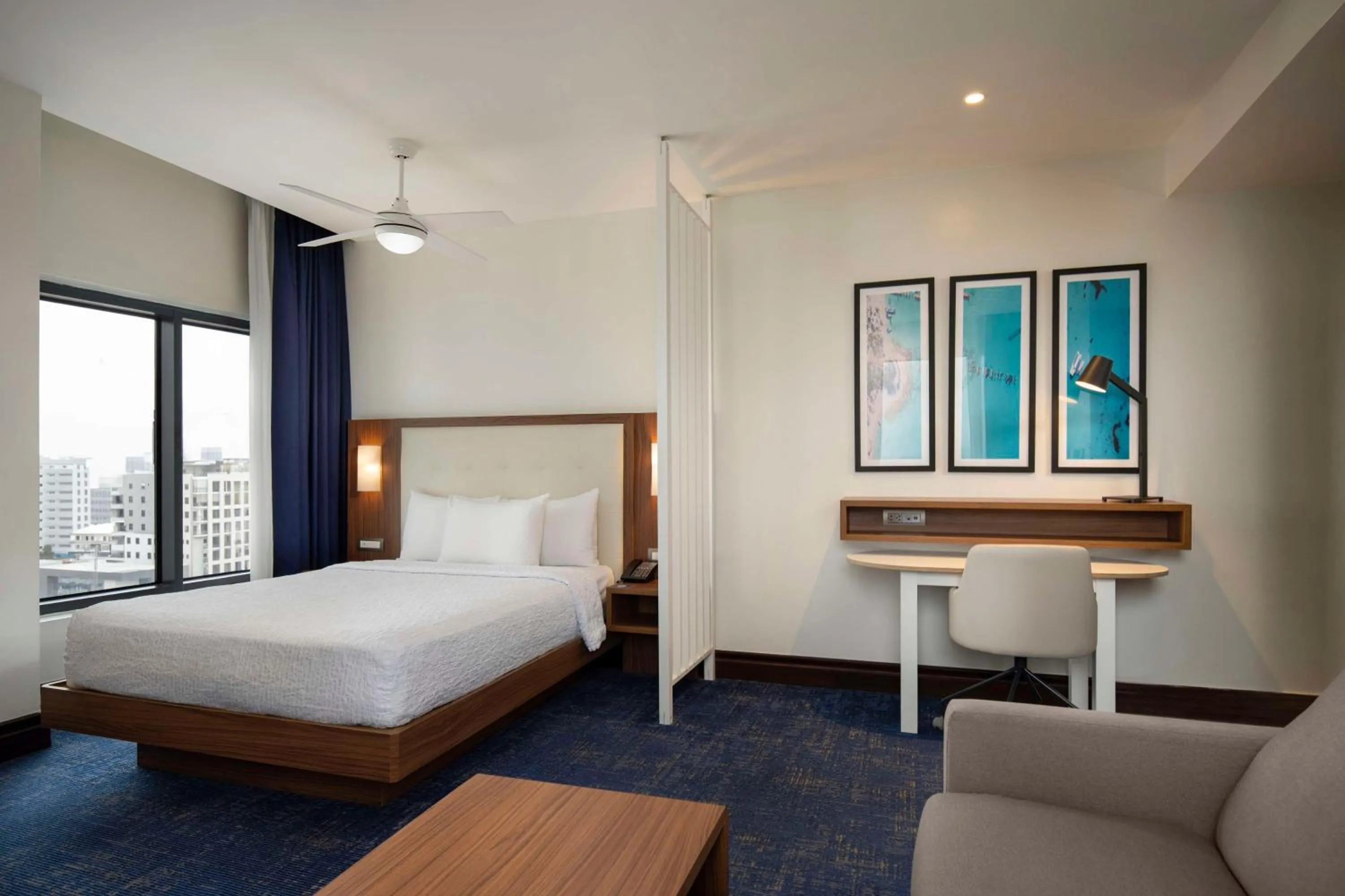 Bedroom, Bed in Homewood Suites By Hilton Santo Domingo