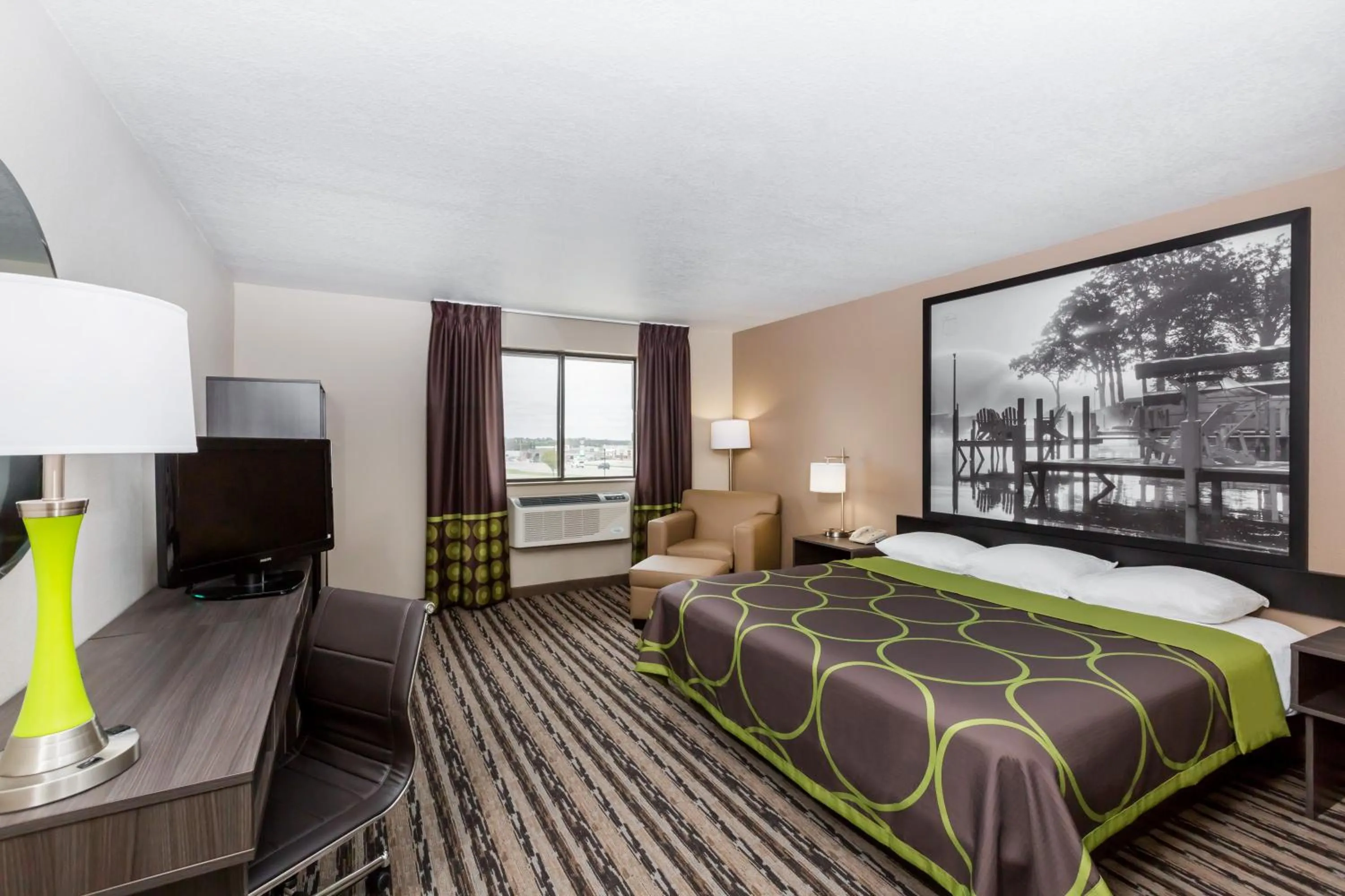 Bed in Super 8 by Wyndham Spirit Lake/Okoboji