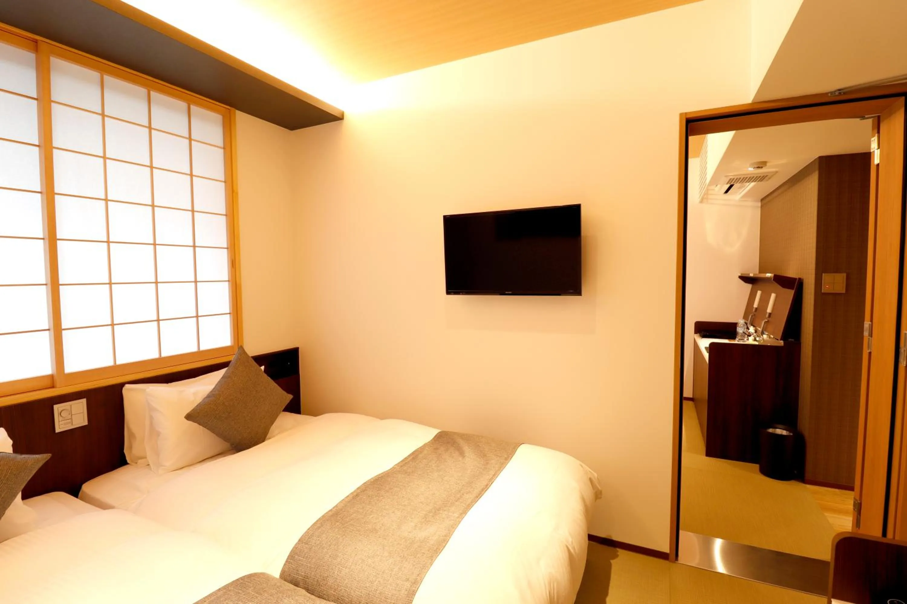 Kitchen or kitchenette, Bed in Stay SAKURA Kyoto SUZAKU OJI