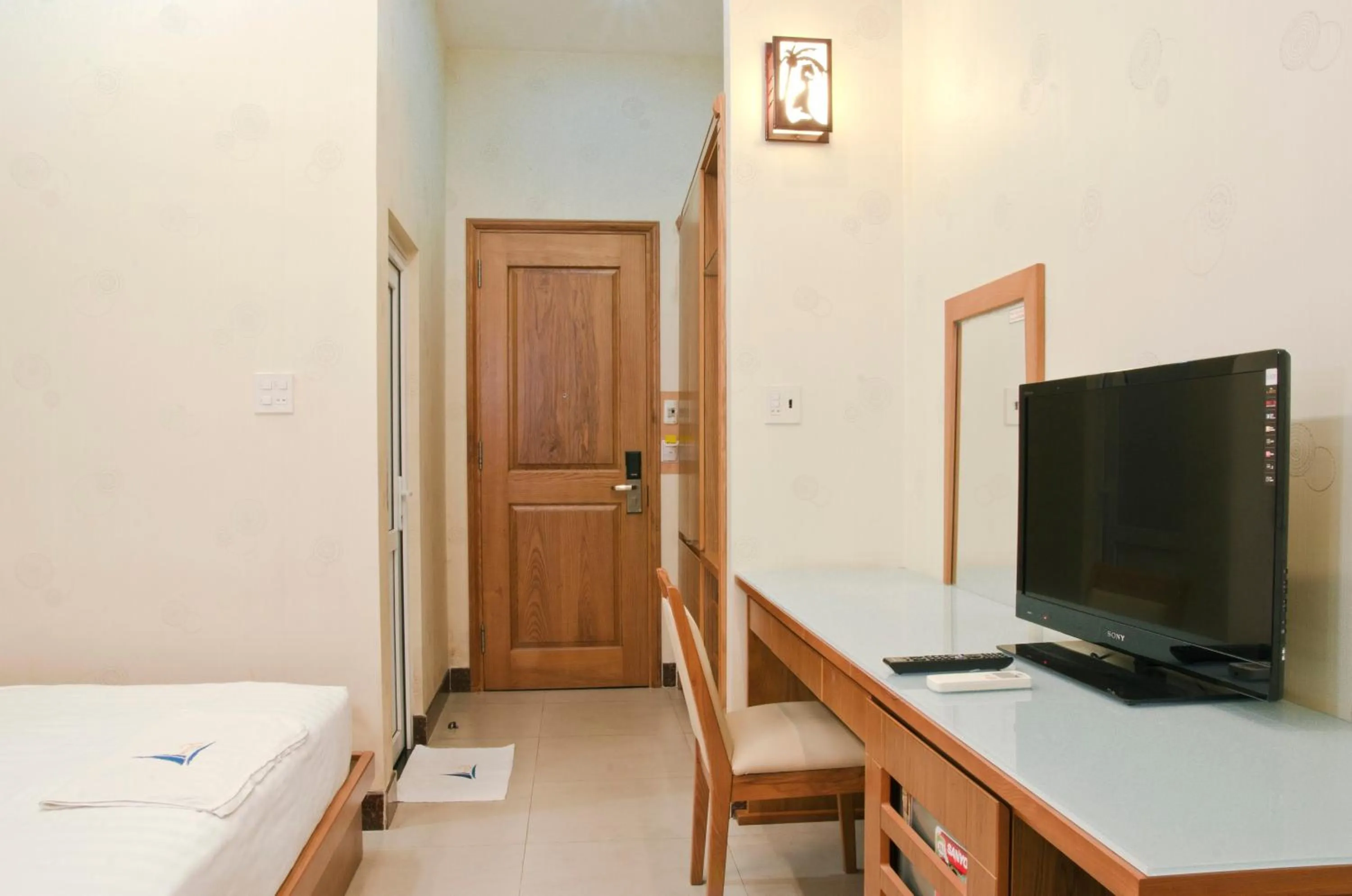 Bathroom, Bed in Mui Tau Hotel Phan Ri Cua