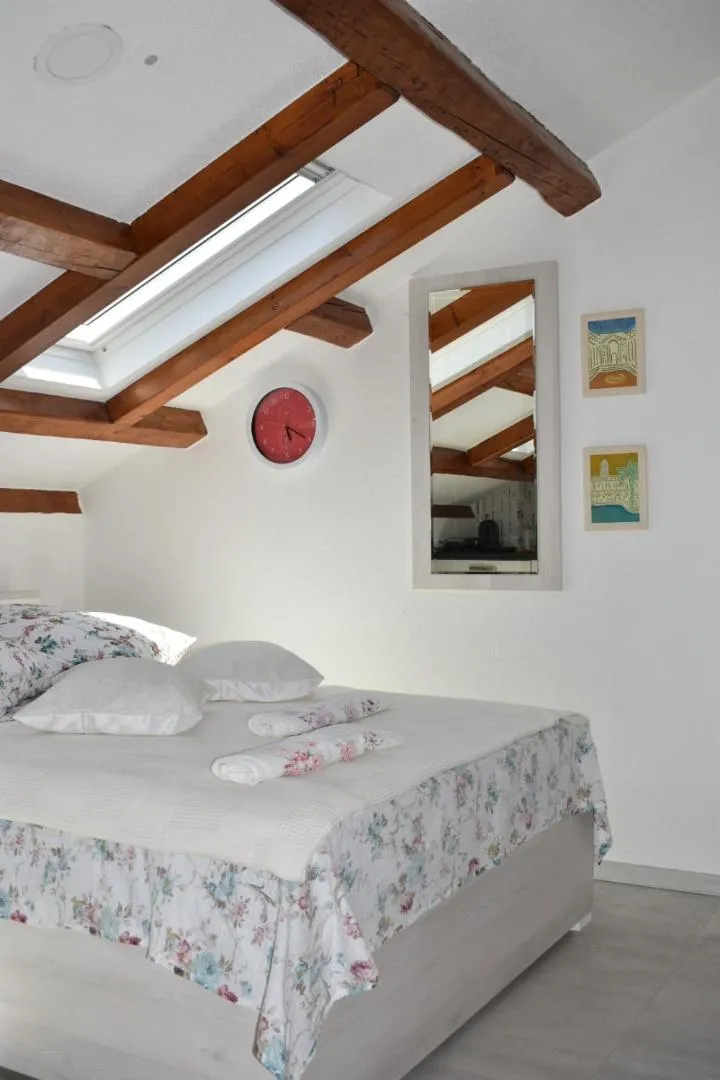 Dante Apartment (Sweet apartment for two)