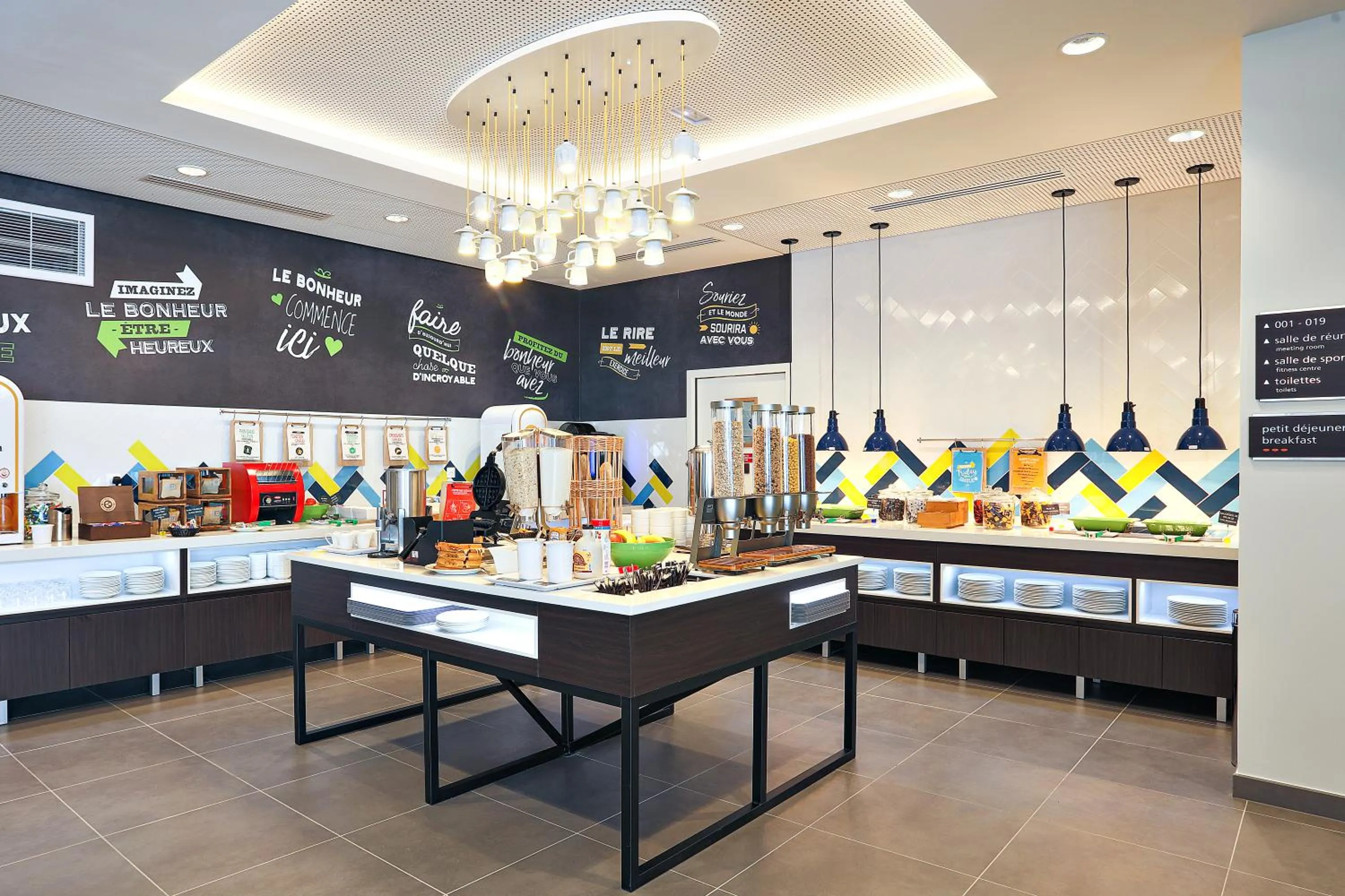 Breakfast in OSKO Hôtel Toulouse Aéroport