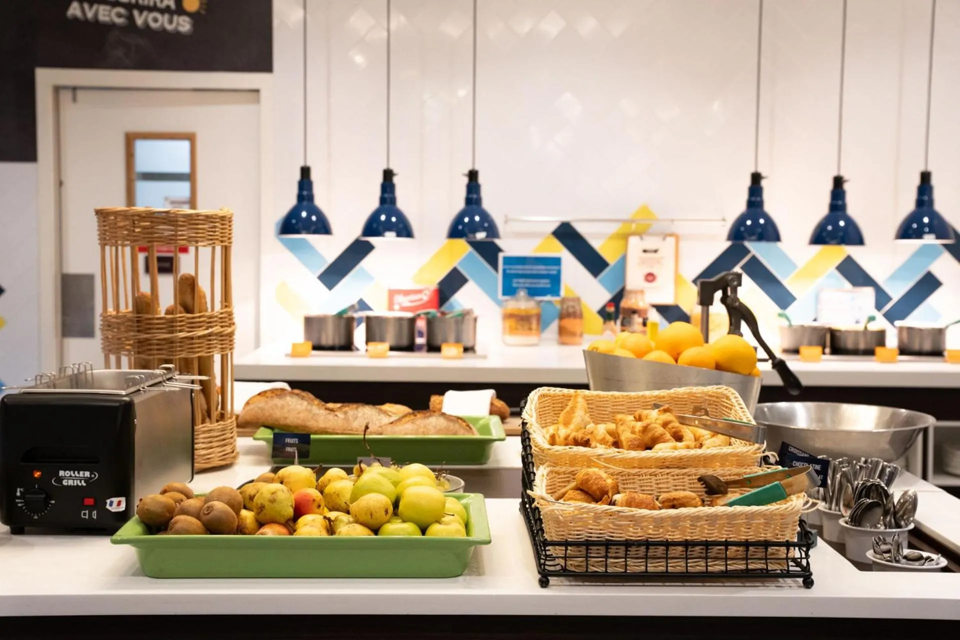 Food and drinks in OSKO Hôtel Toulouse Aéroport