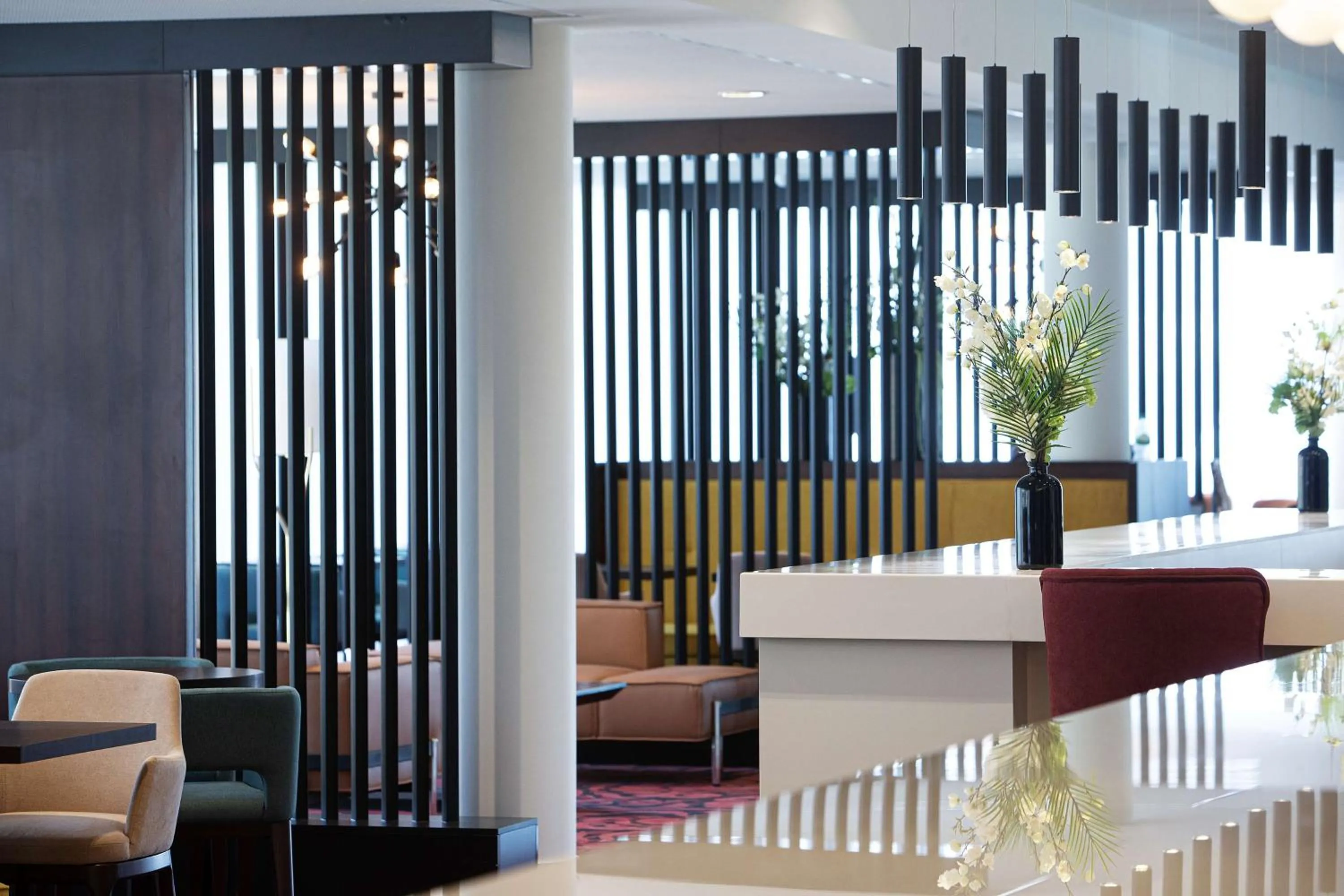 Lounge or bar in Hampton By Hilton Toulouse Airport