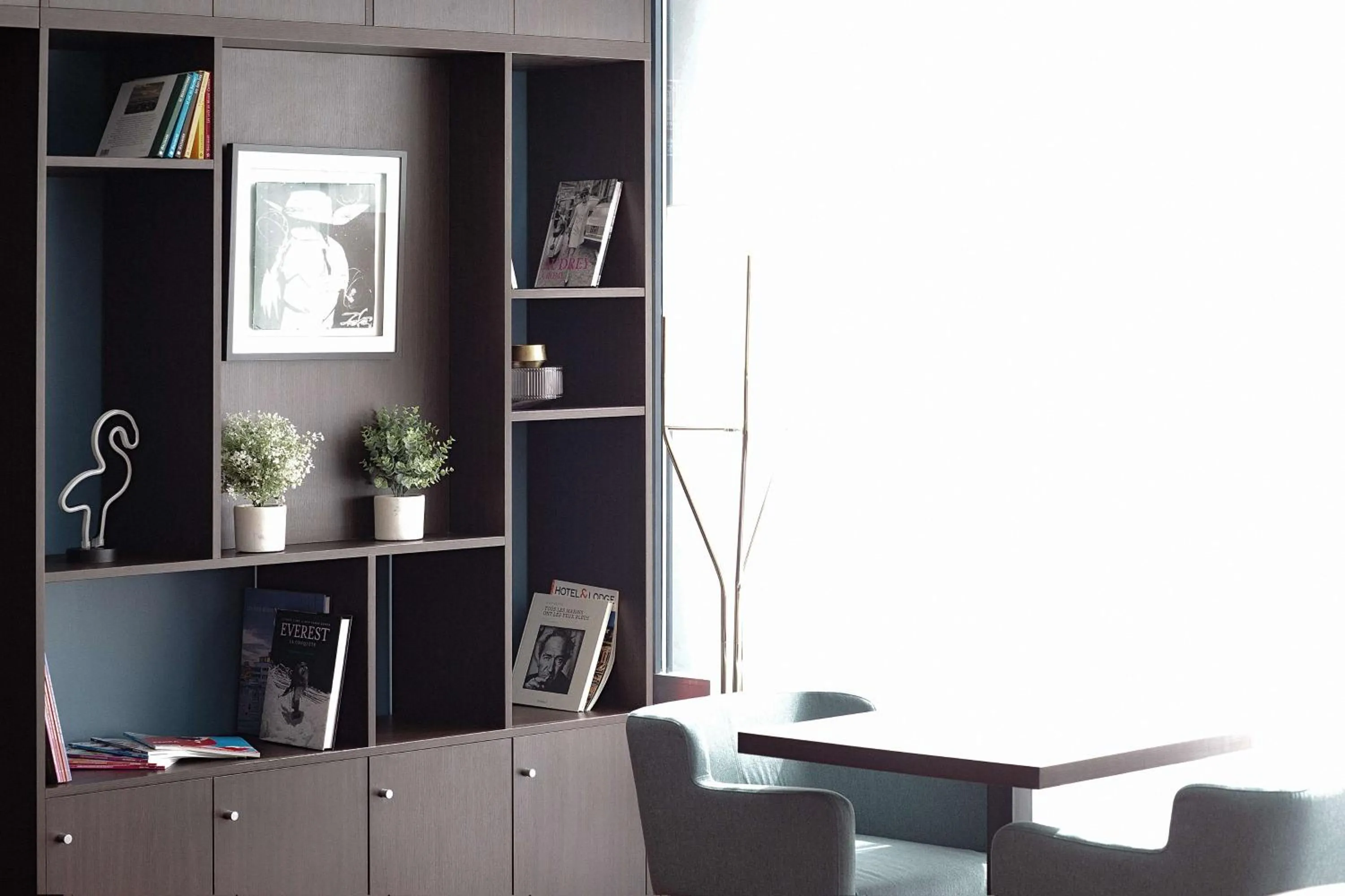 Lobby or reception in Hampton By Hilton Toulouse Airport