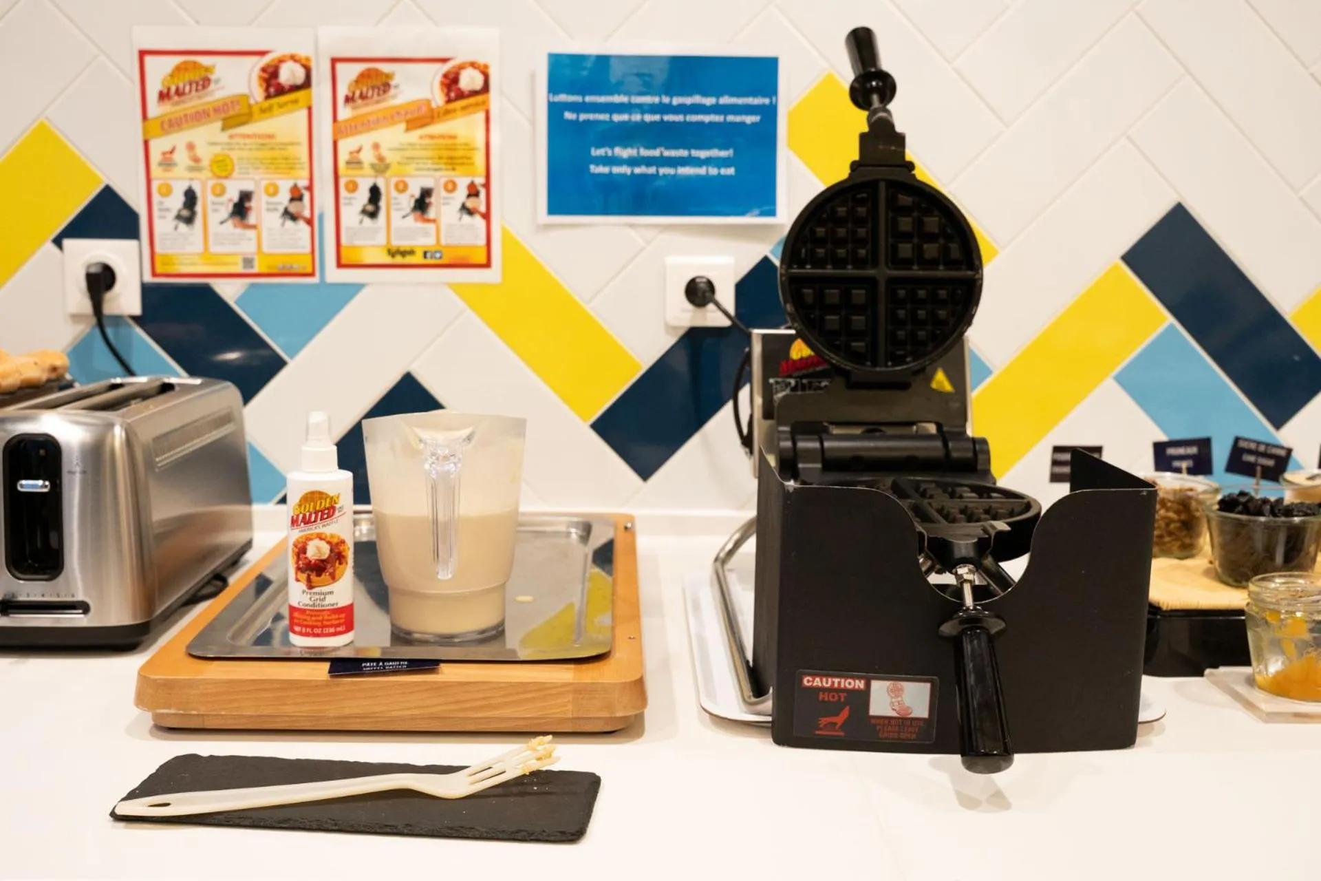 Breakfast in OSKO Hôtel Toulouse Aéroport