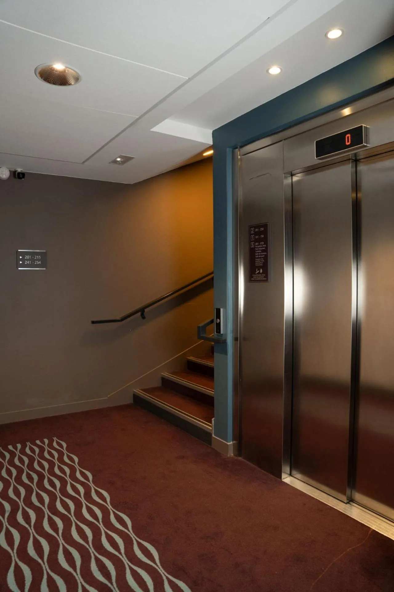 elevator in OSKO Hôtel Toulouse Aéroport