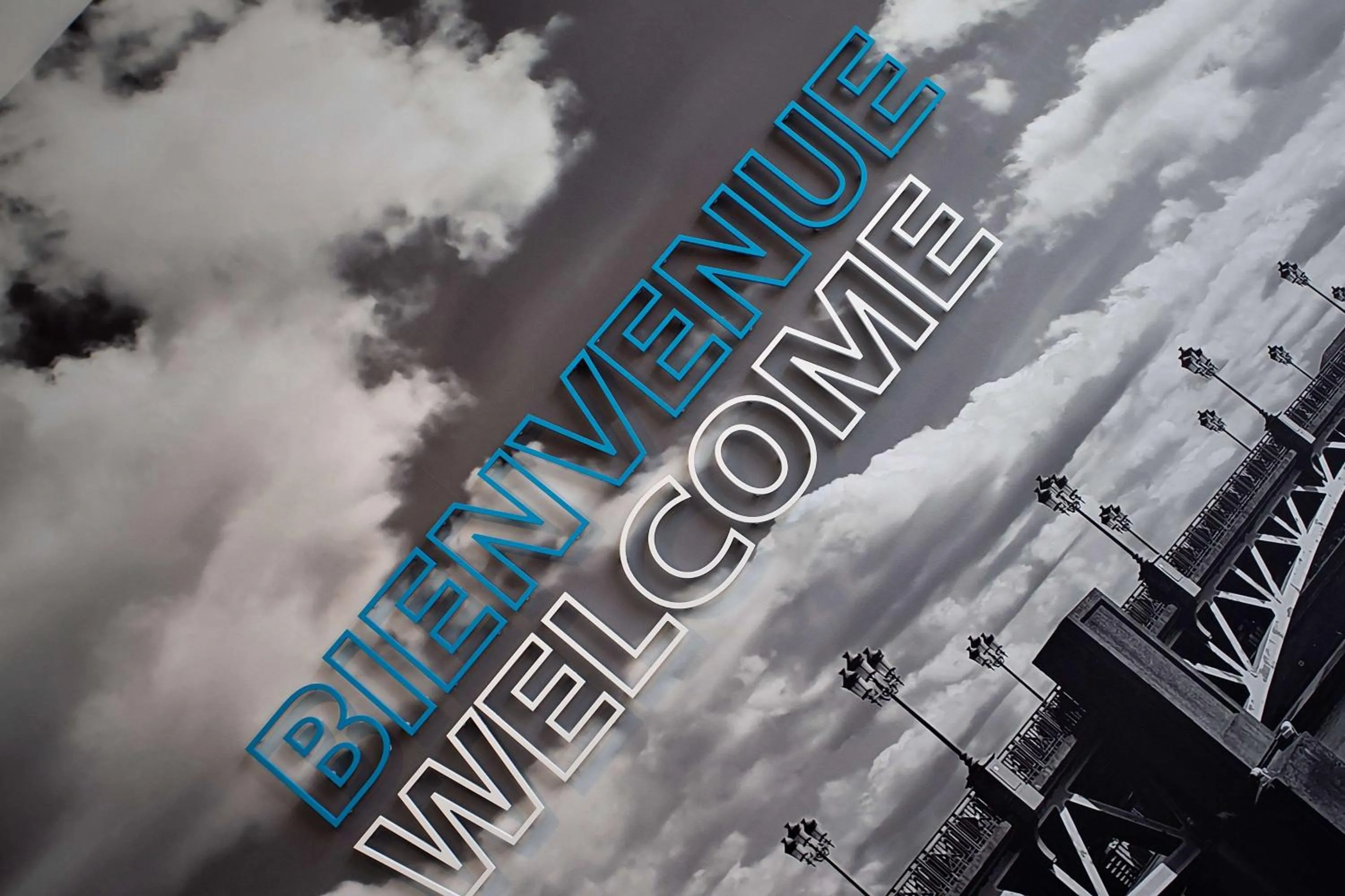 Text overlay in Hampton By Hilton Toulouse Airport