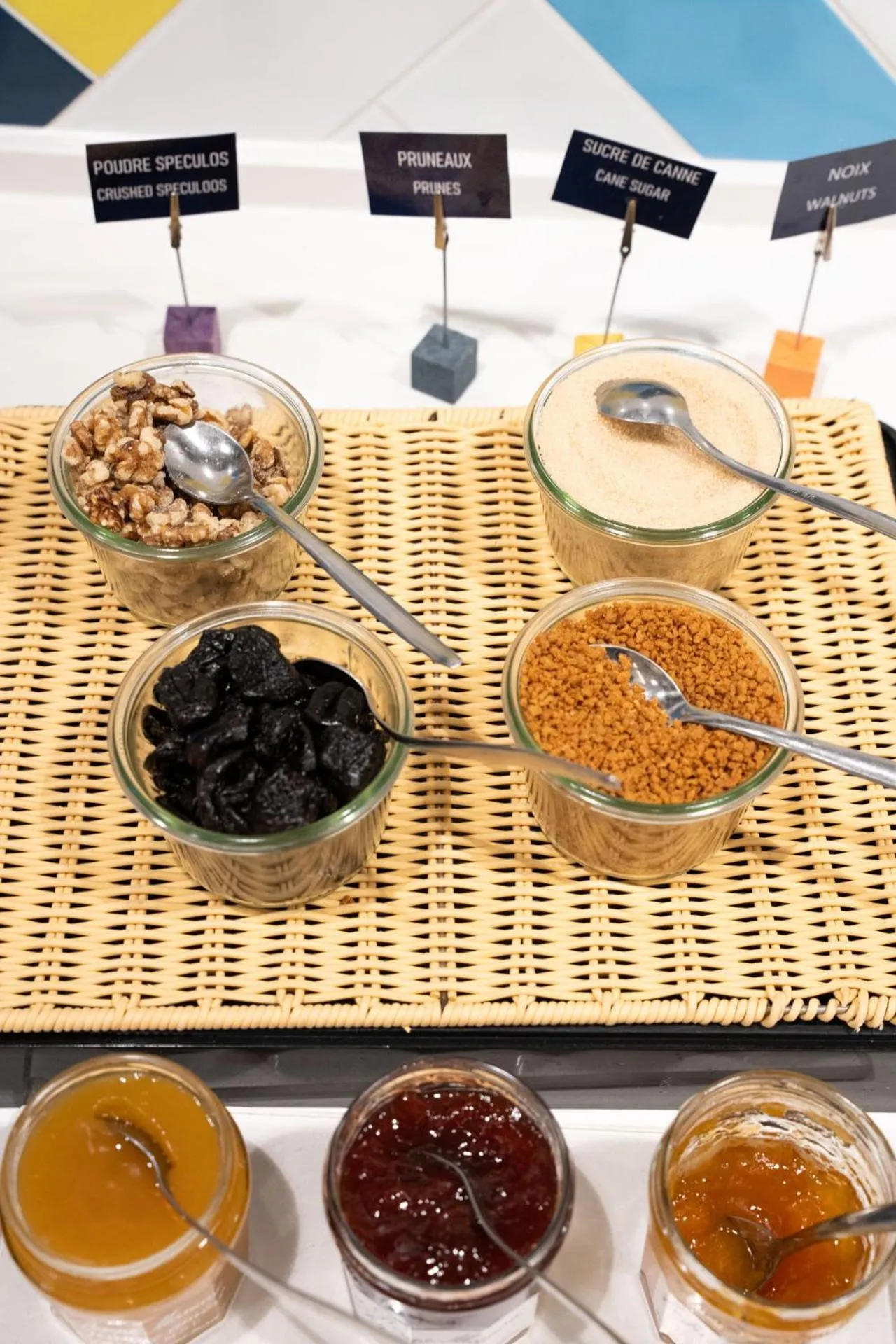 Food and drinks in OSKO Hôtel Toulouse Aéroport