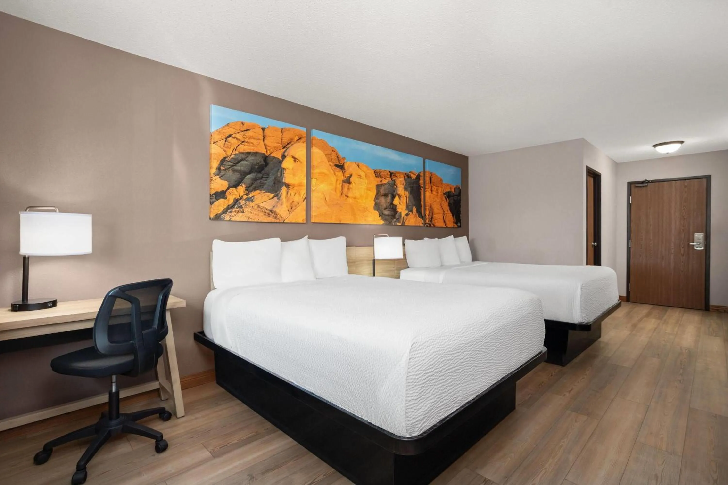 Photo of the whole room, Bed in Days Inn by Wyndham Spearfish