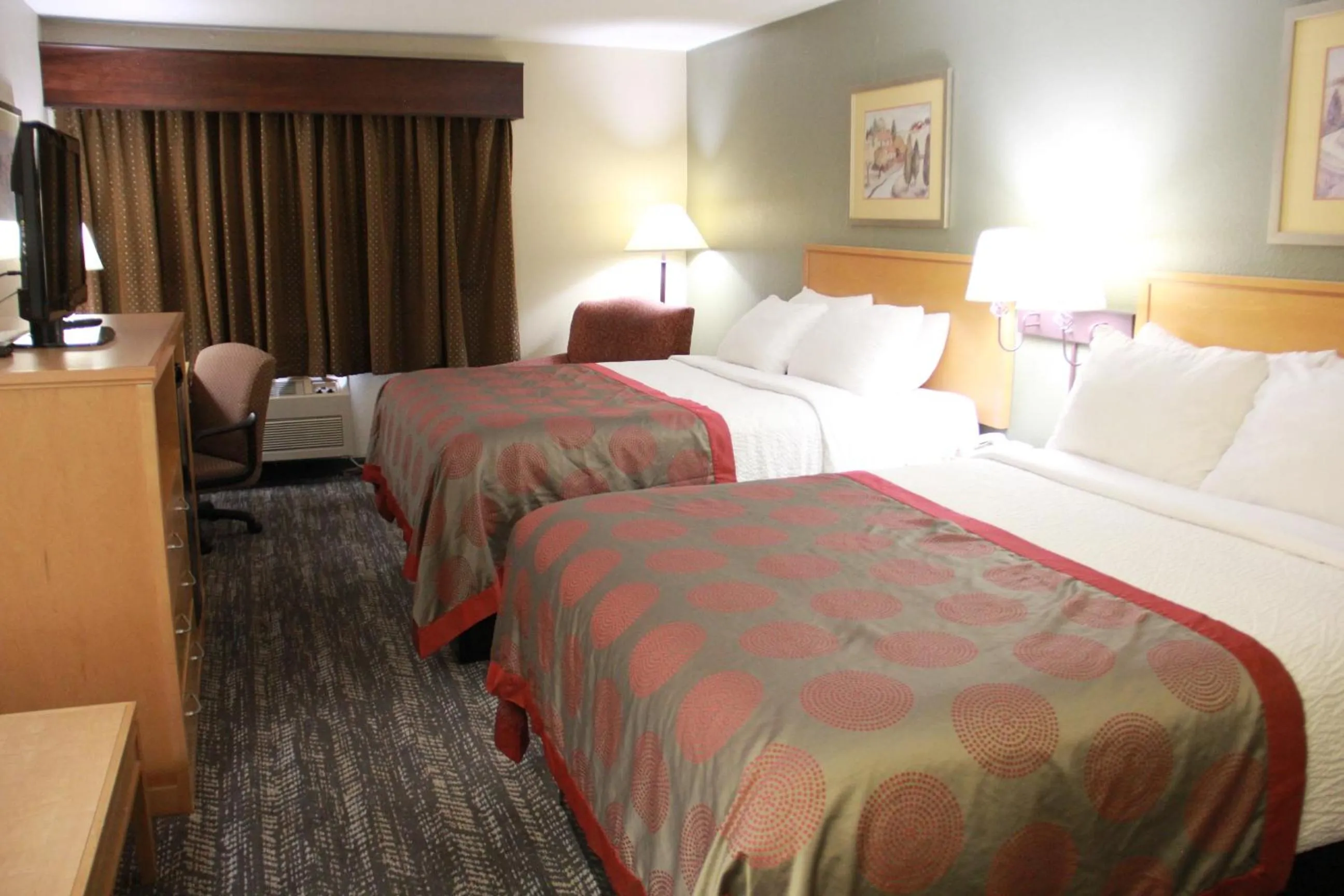 Bed in Ramada by Wyndham Spirit Lake/Okoboji