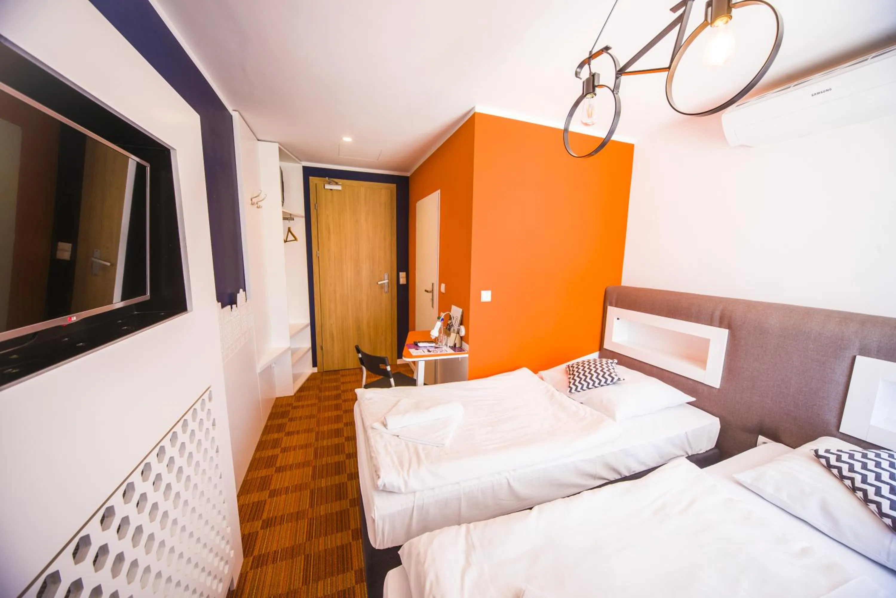 Photo of the whole room, Bed in Hotel 4