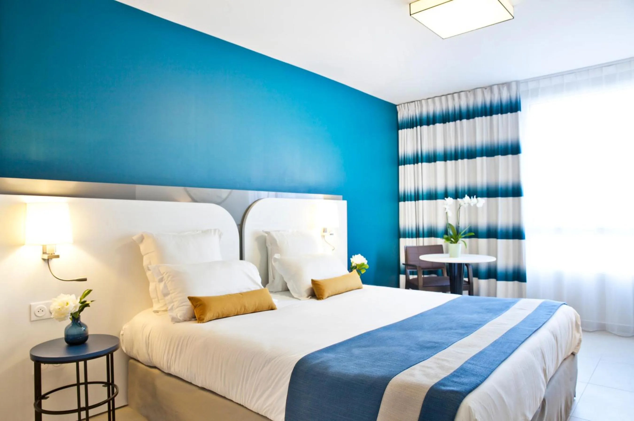 Bed in Residhome Marseille