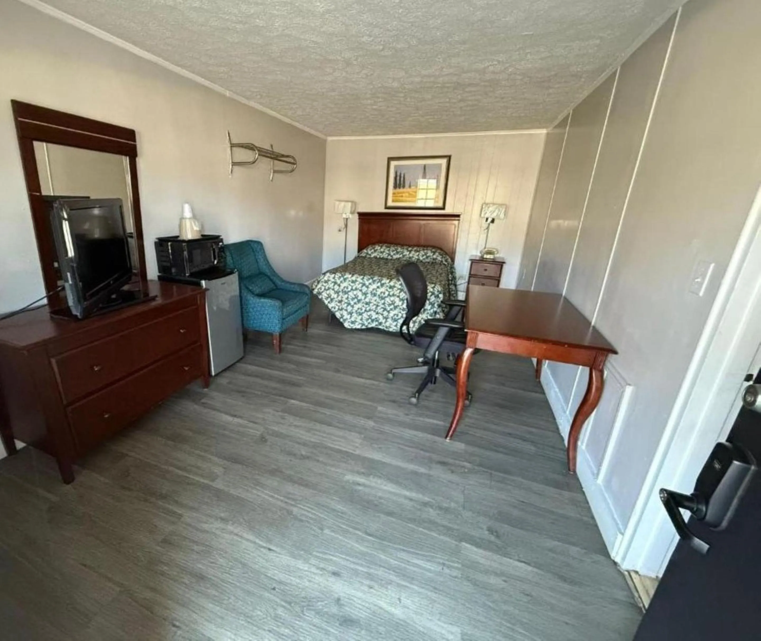 Bedroom in OYO Hotel Economy Inn US-29 Danville