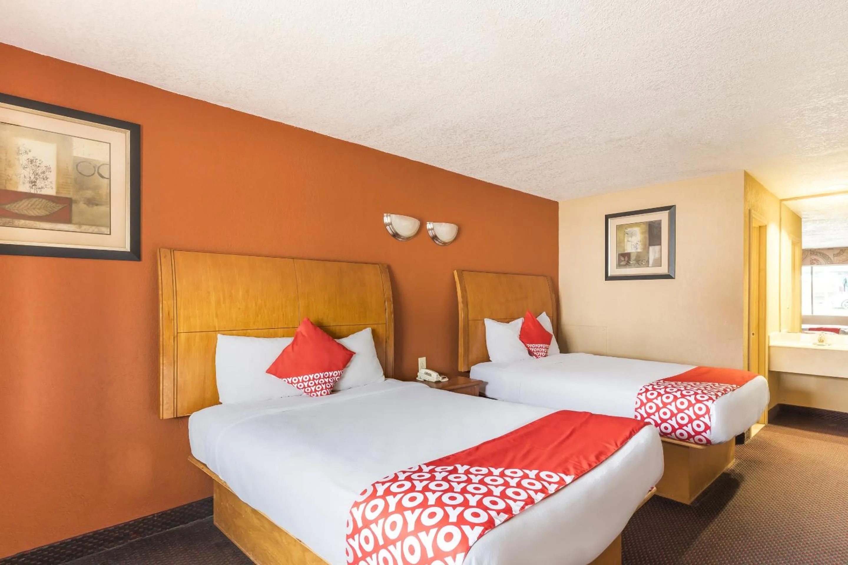 Bedroom in OYO Hotel Jewett TX Southwest, I-45