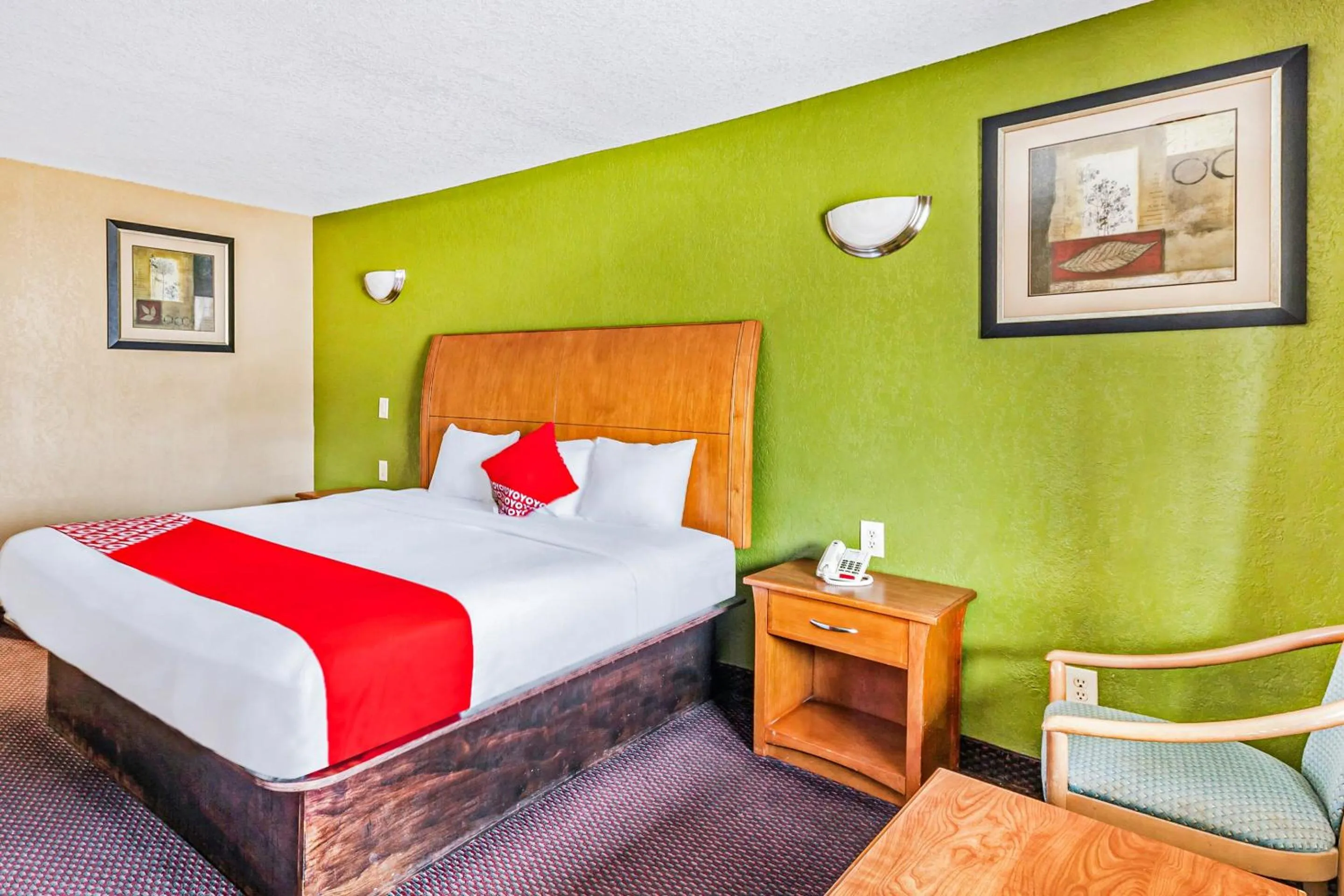 Bedroom in OYO Hotel Jewett TX Southwest, I-45