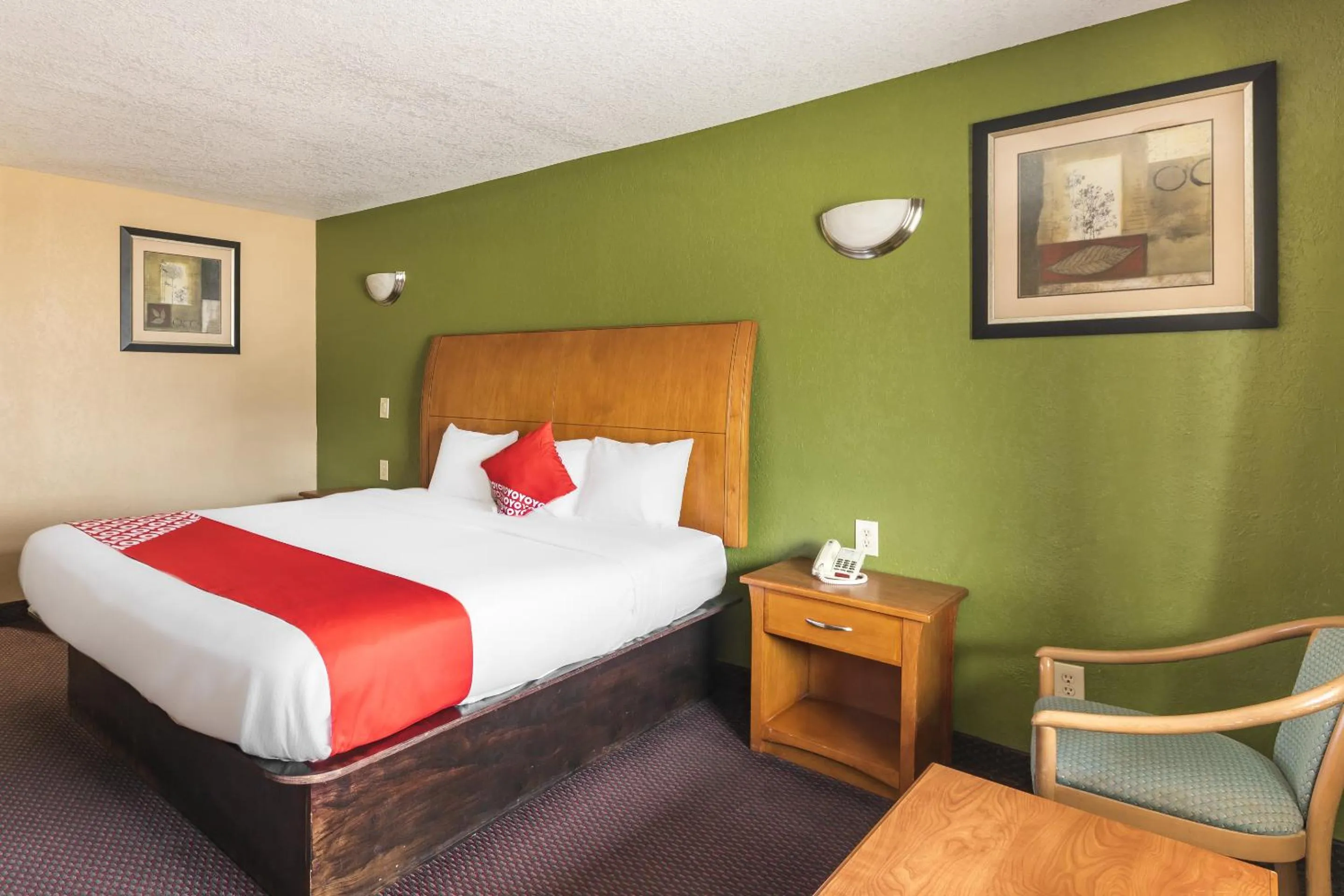 Bedroom in OYO Hotel Jewett TX Southwest, I-45