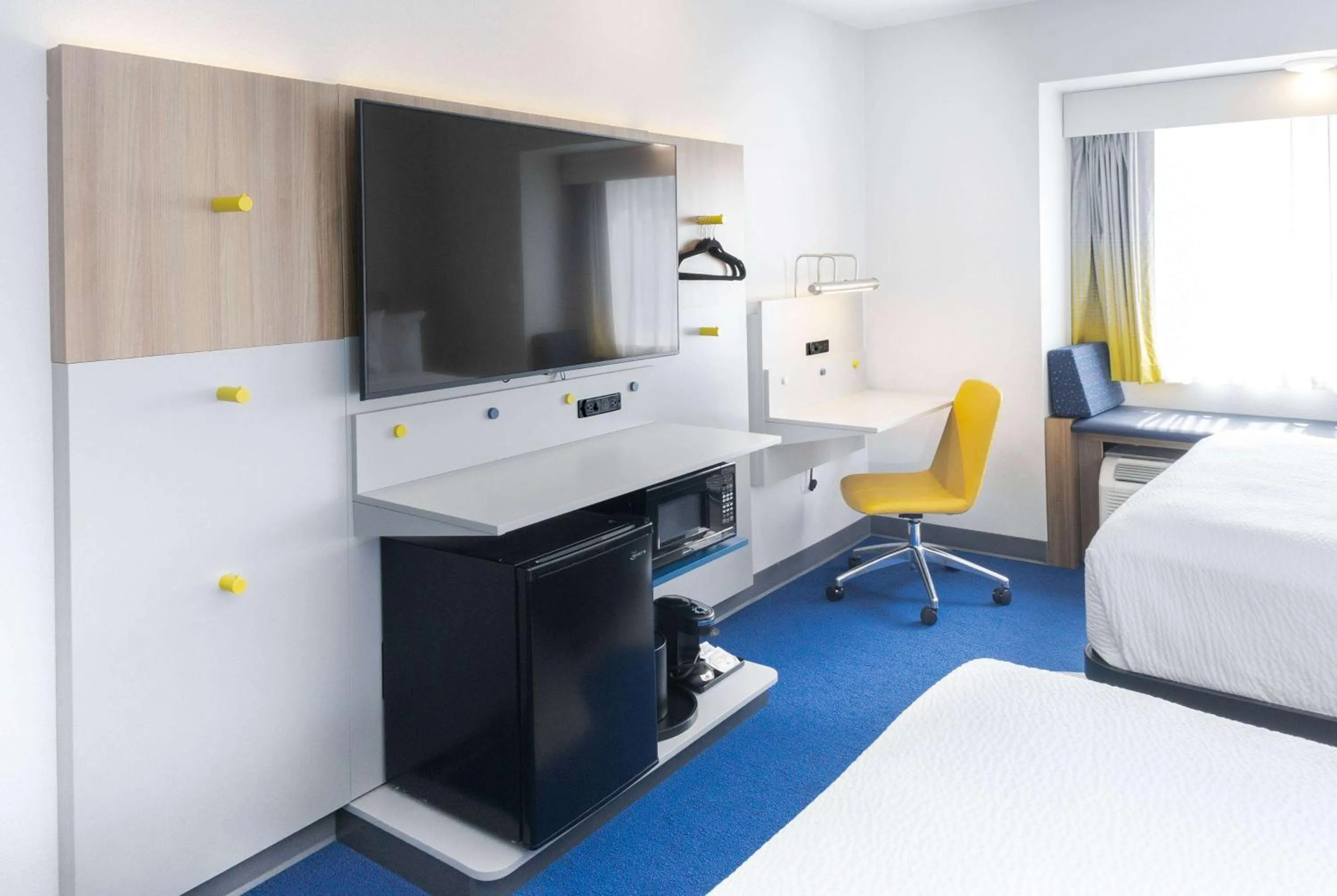 TV and multimedia, Bed in Microtel Inn & Suites by Wyndham Olean