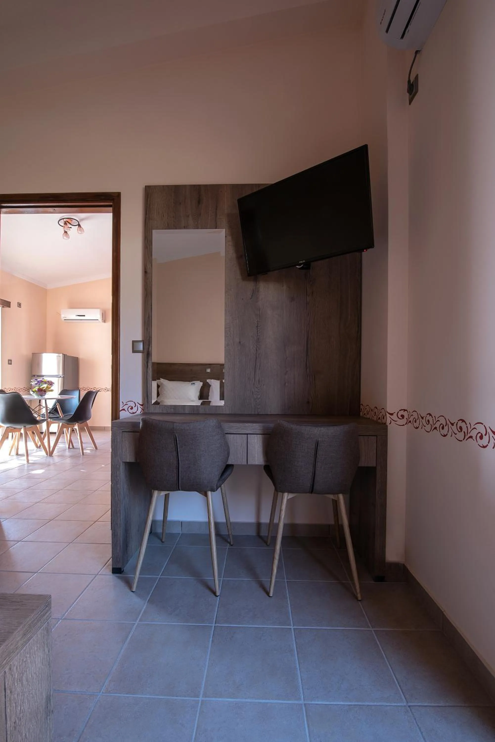 TV and multimedia in Cyrenia Guesthouse