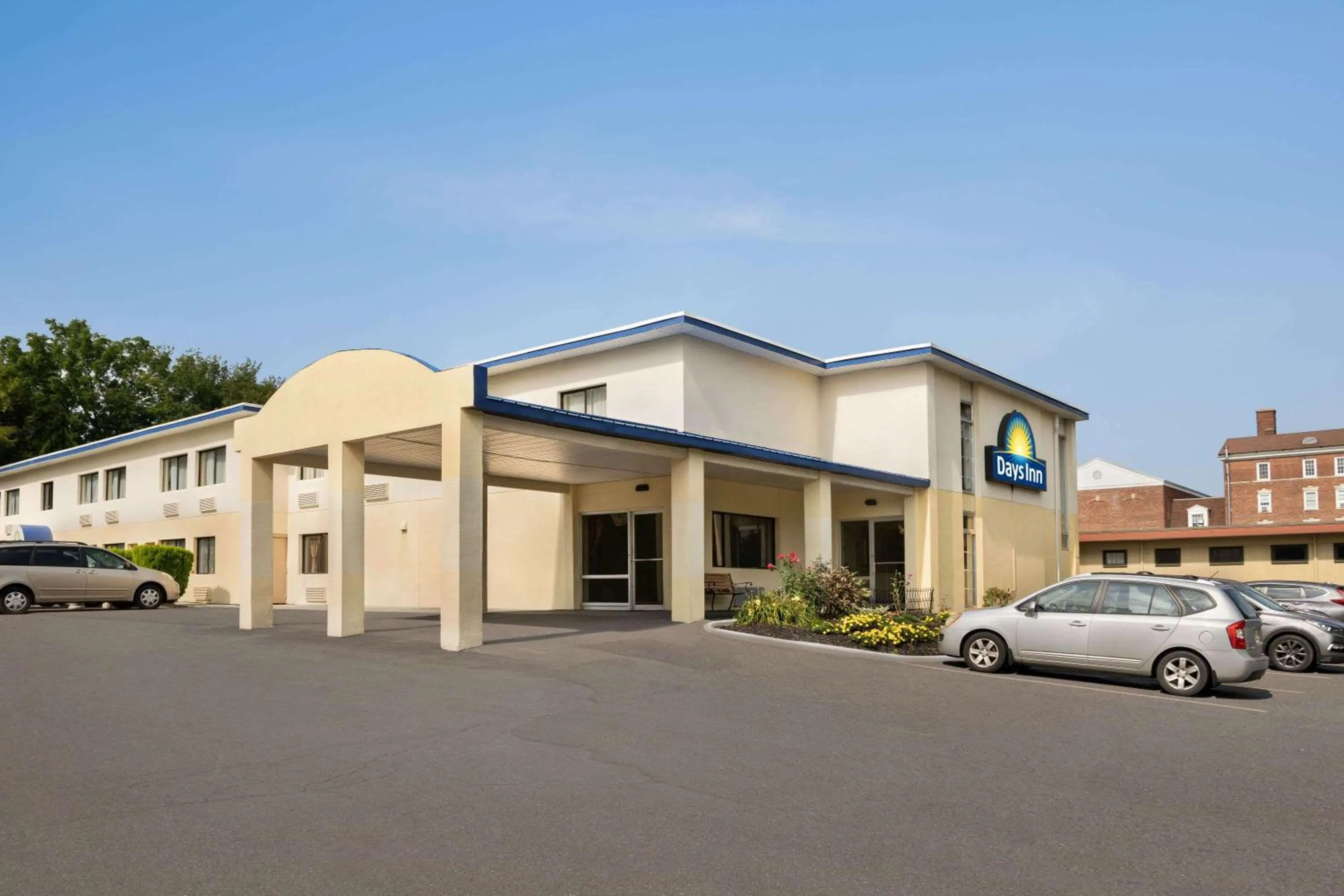 Property Building in Days Inn by Wyndham Auburn/Finger Lakes Region