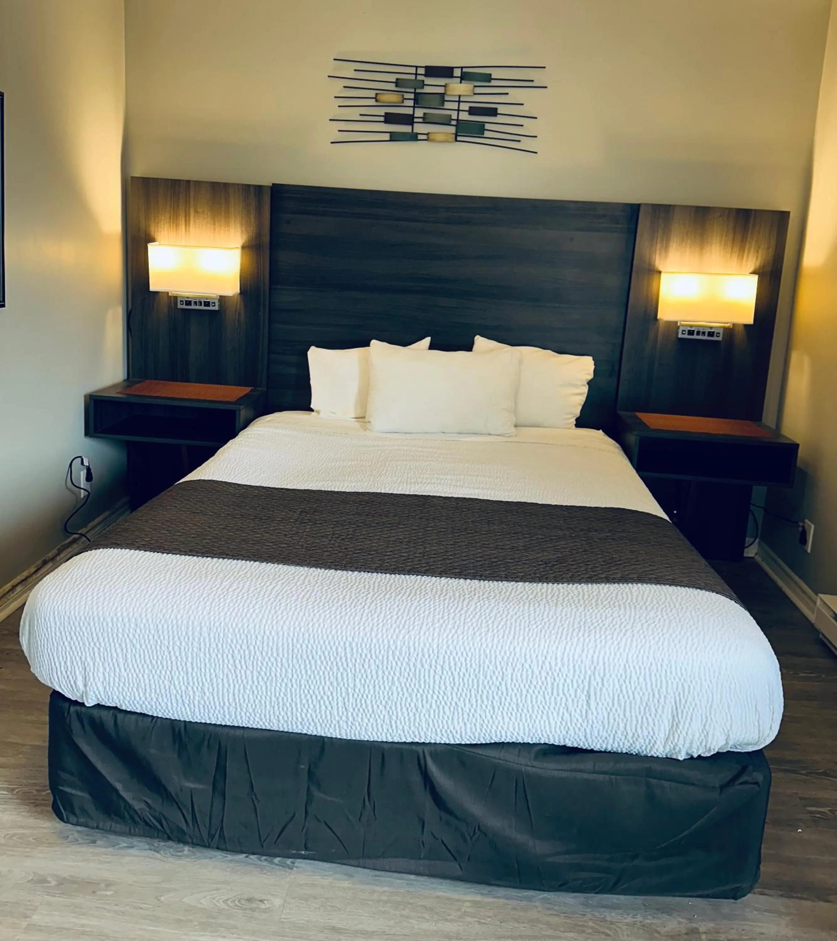 Bed in Lakeview Motel & Cottage