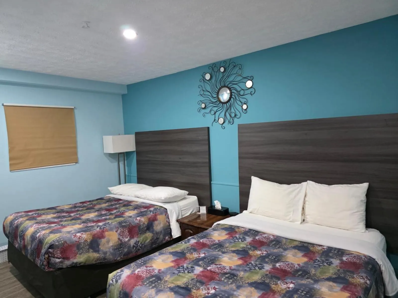 Bedroom, Bed in Lakeview Motel & Cottage