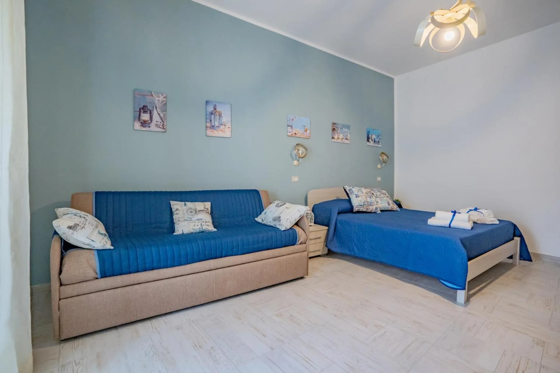 Decorative detail, Bed in Bebcatia