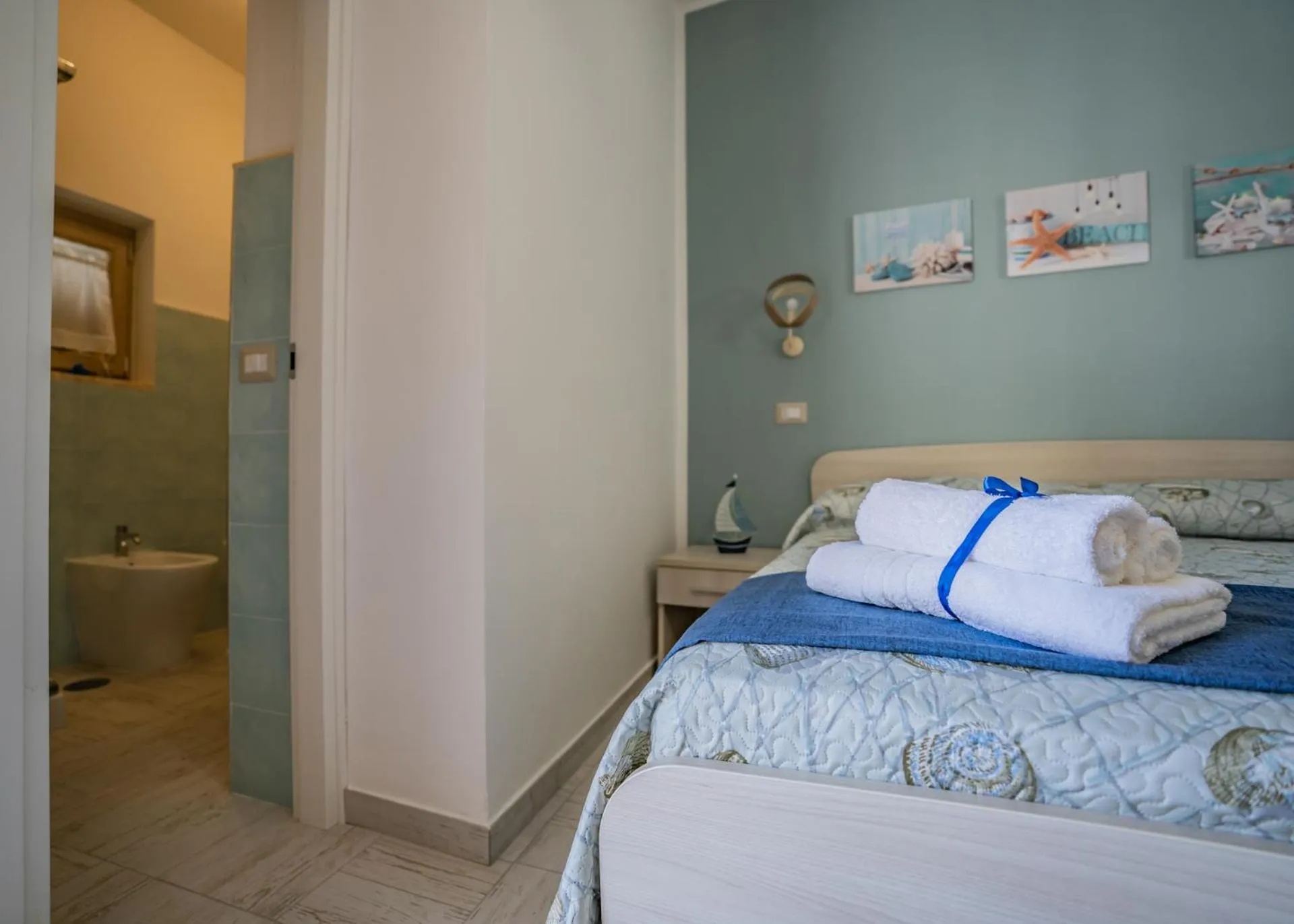 Bedroom, Bed in Bebcatia