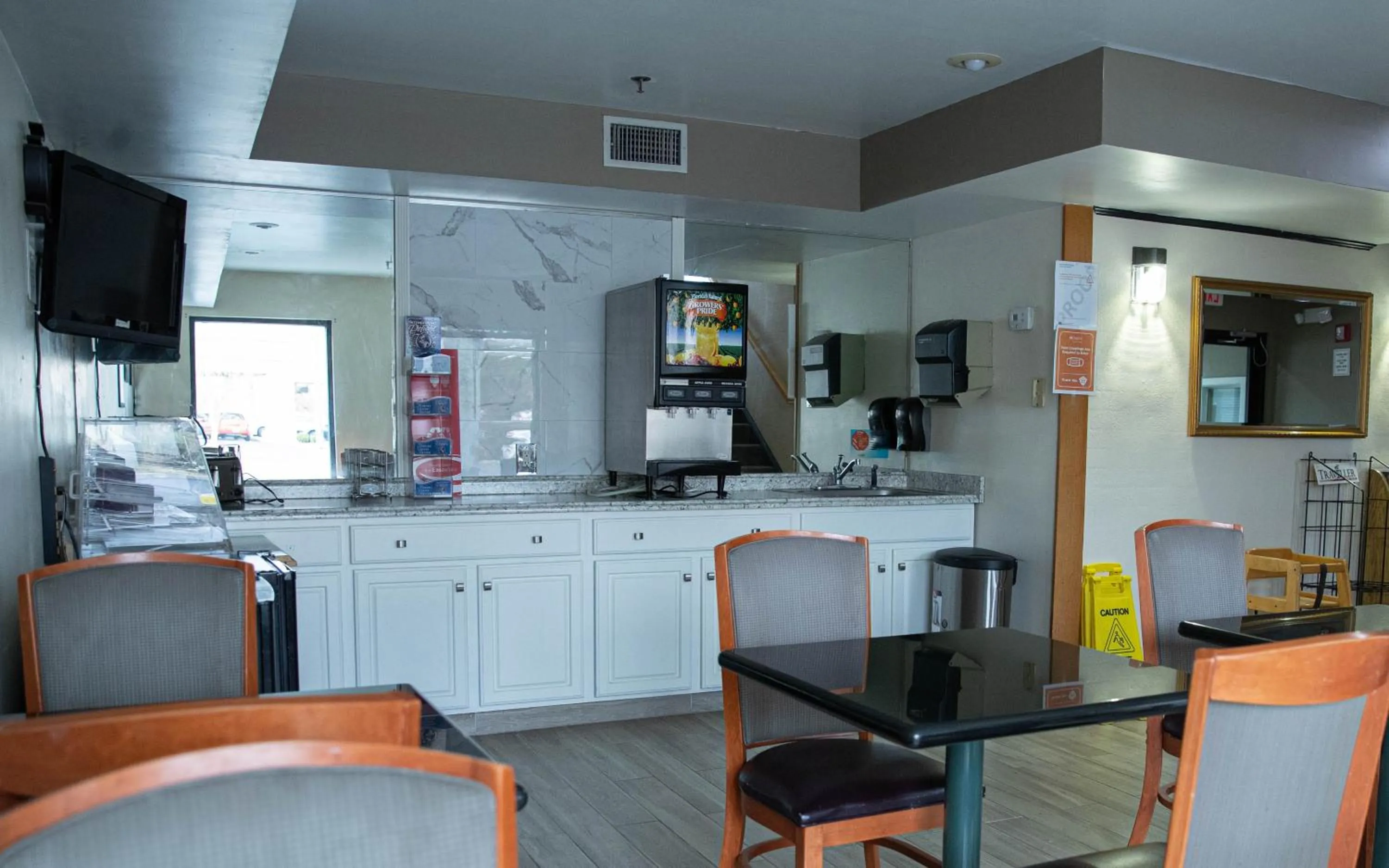 Coffee/tea facilities in Econo Lodge Hopewell Near Fort Lee I-295