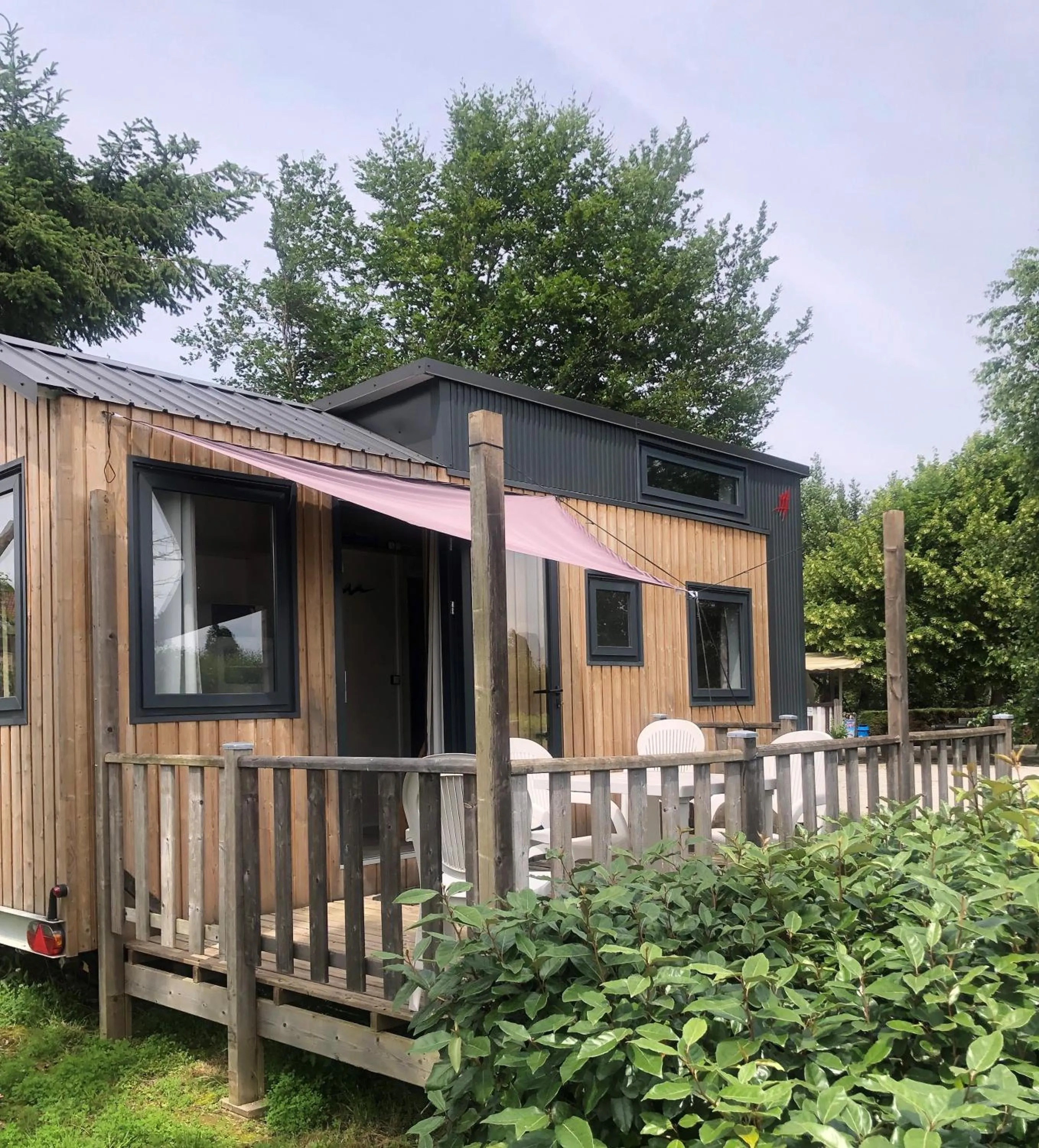 Day in PARADISE CHALLETS AND CAMPING