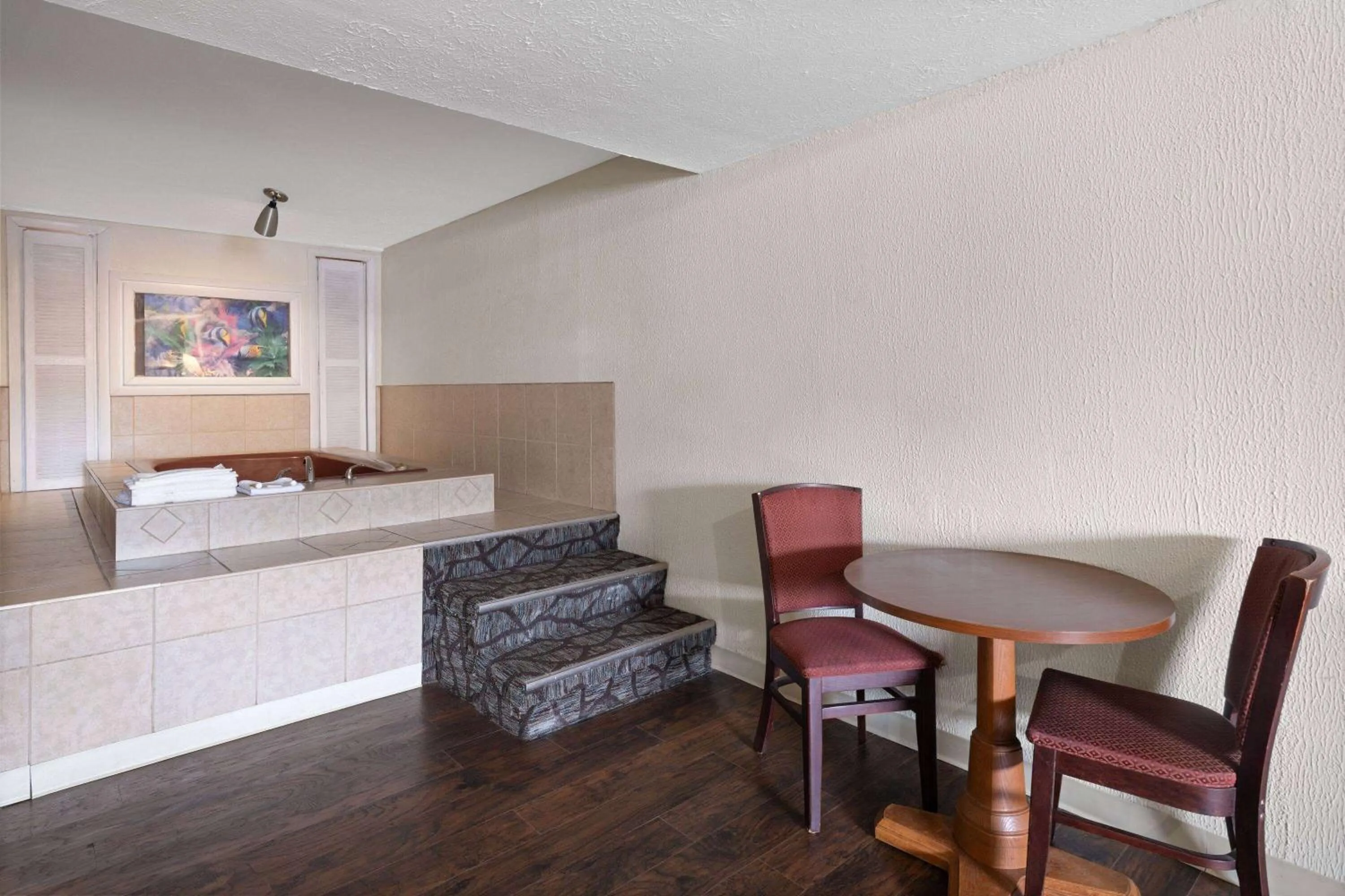 Bath in Super 8 by Wyndham Youngstown Girard