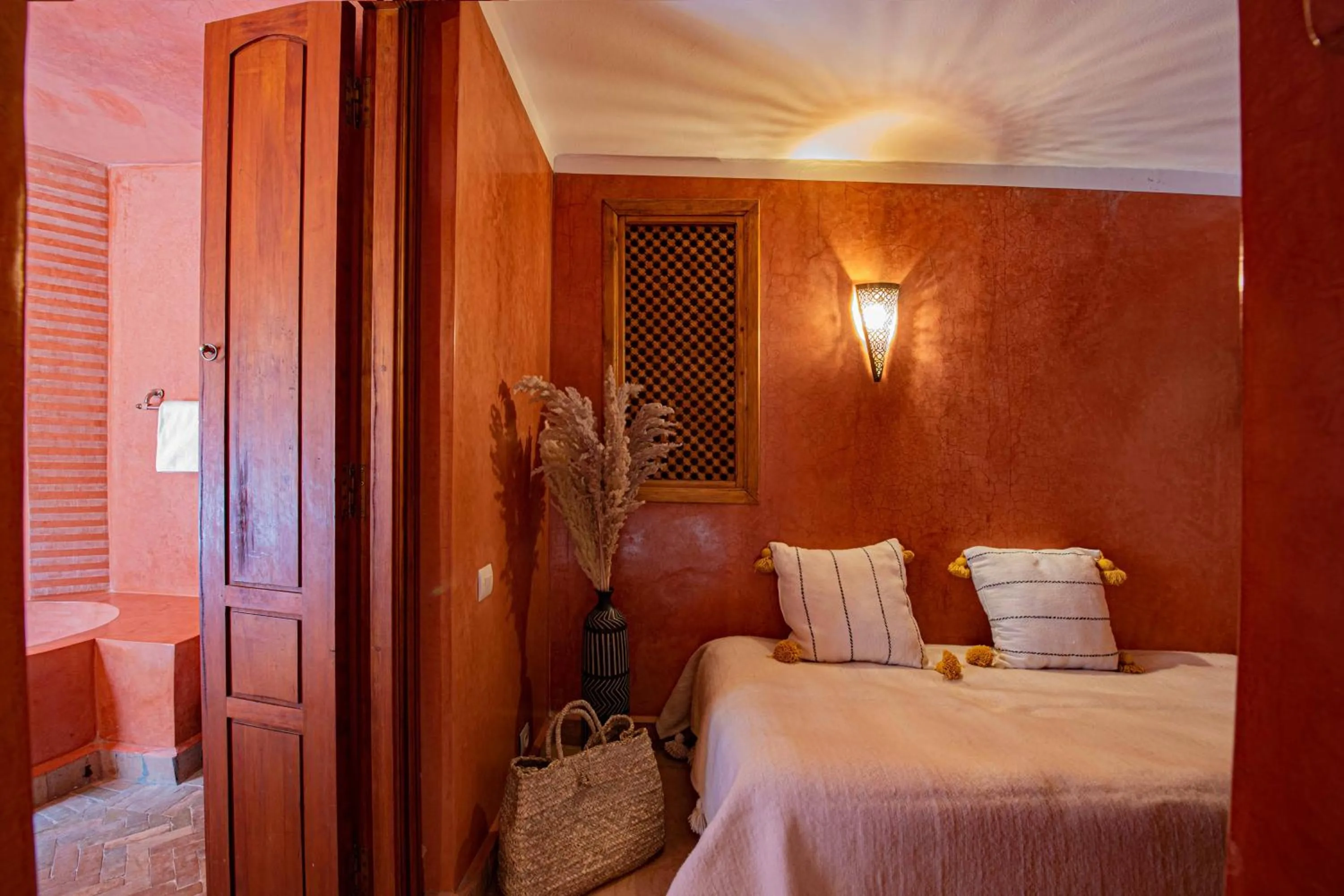 Bed in Riad Livia Marrakech - Adults Only