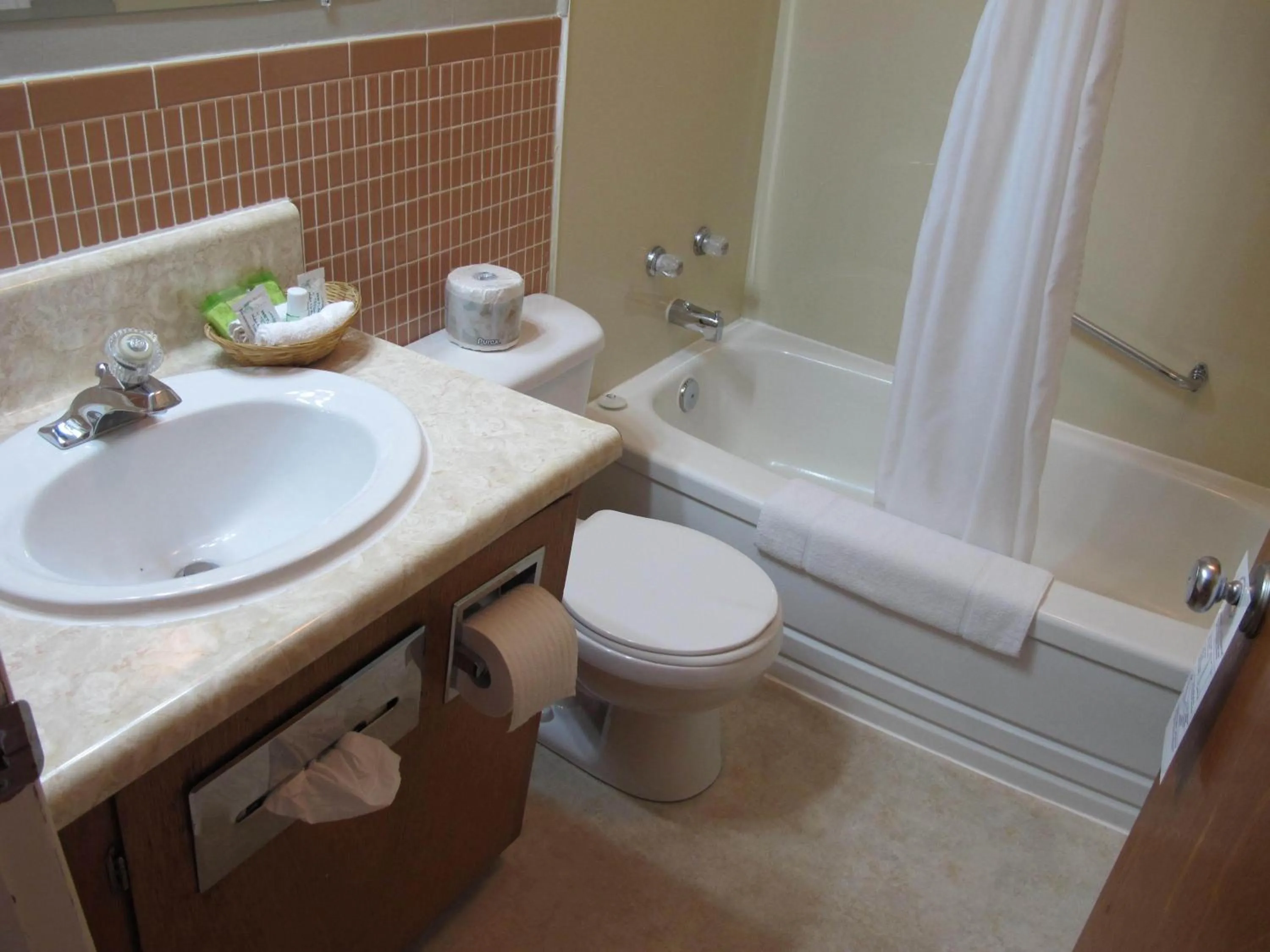 Bathroom in Laurie's Inn