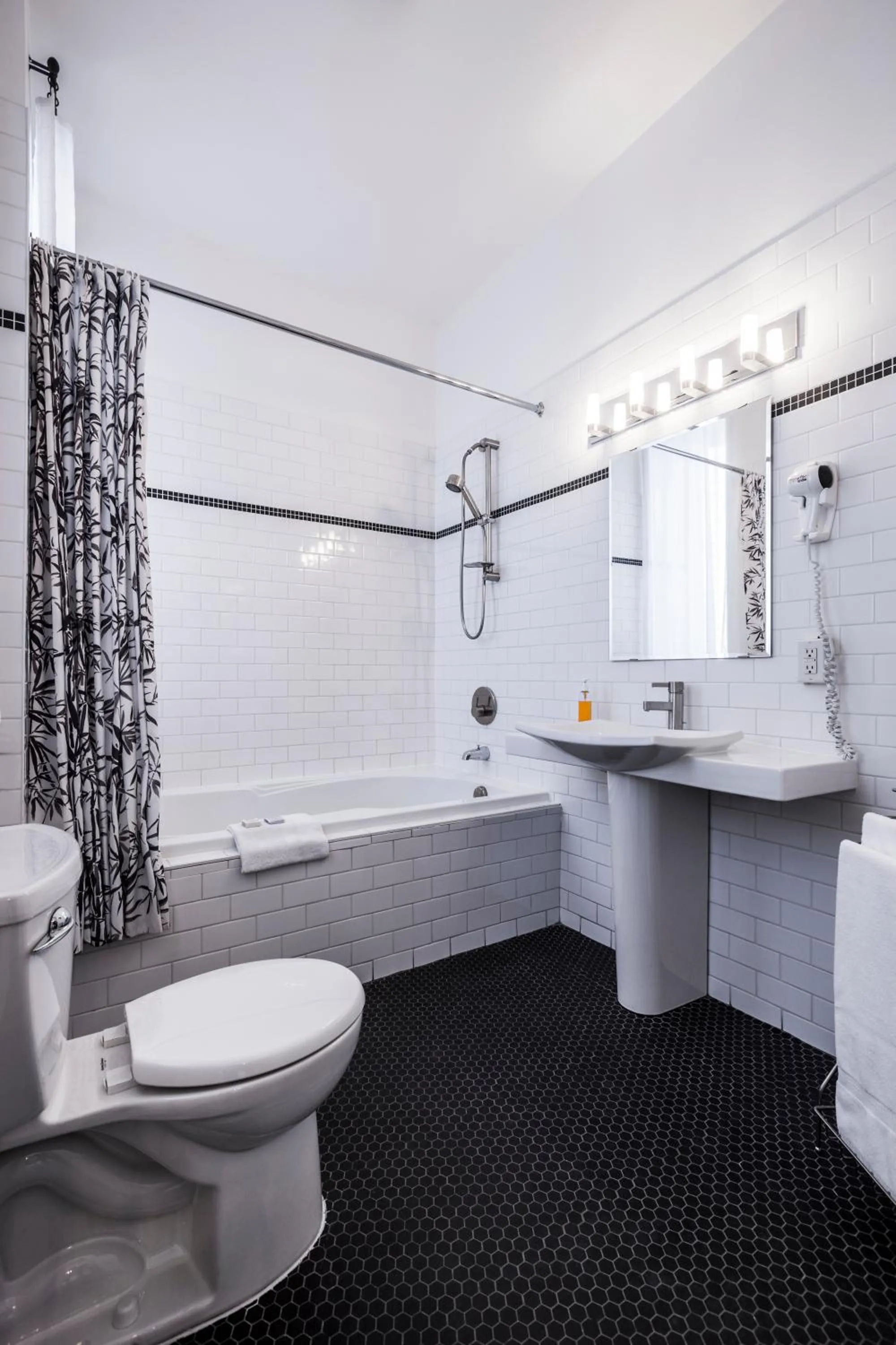 Bathroom in Hotel Chateau de l'Argoat