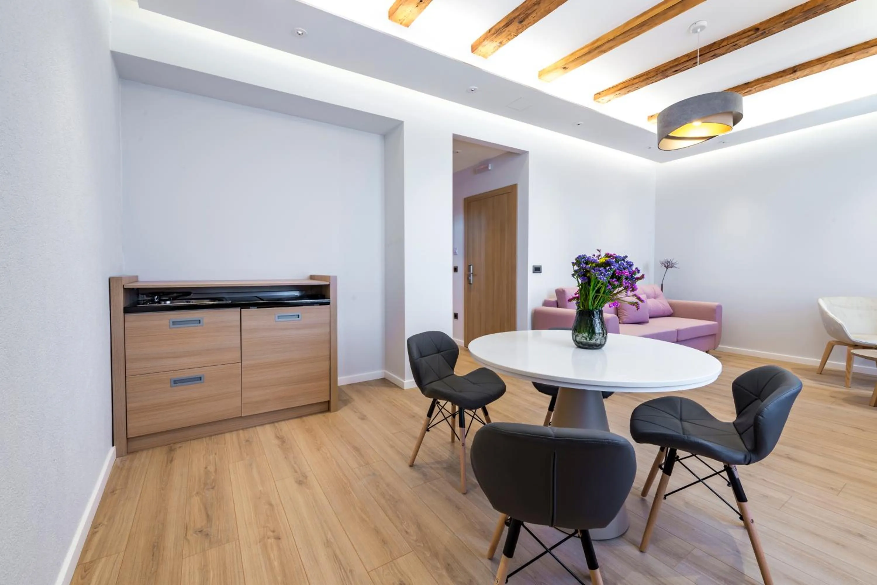 Kitchen or kitchenette in Casa Antika Suites