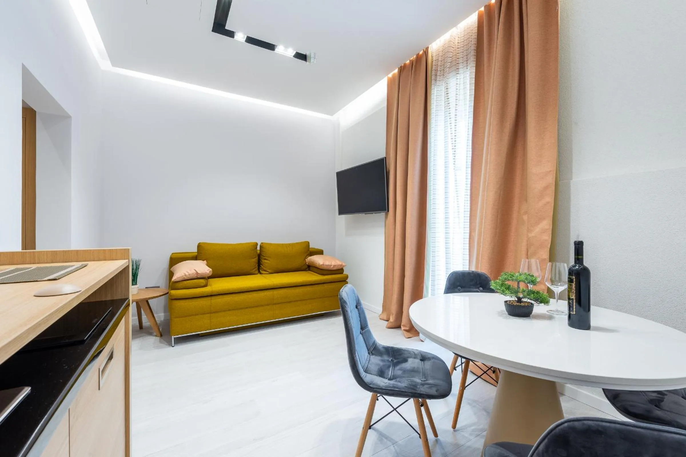 Kitchen or kitchenette in Casa Antika Suites