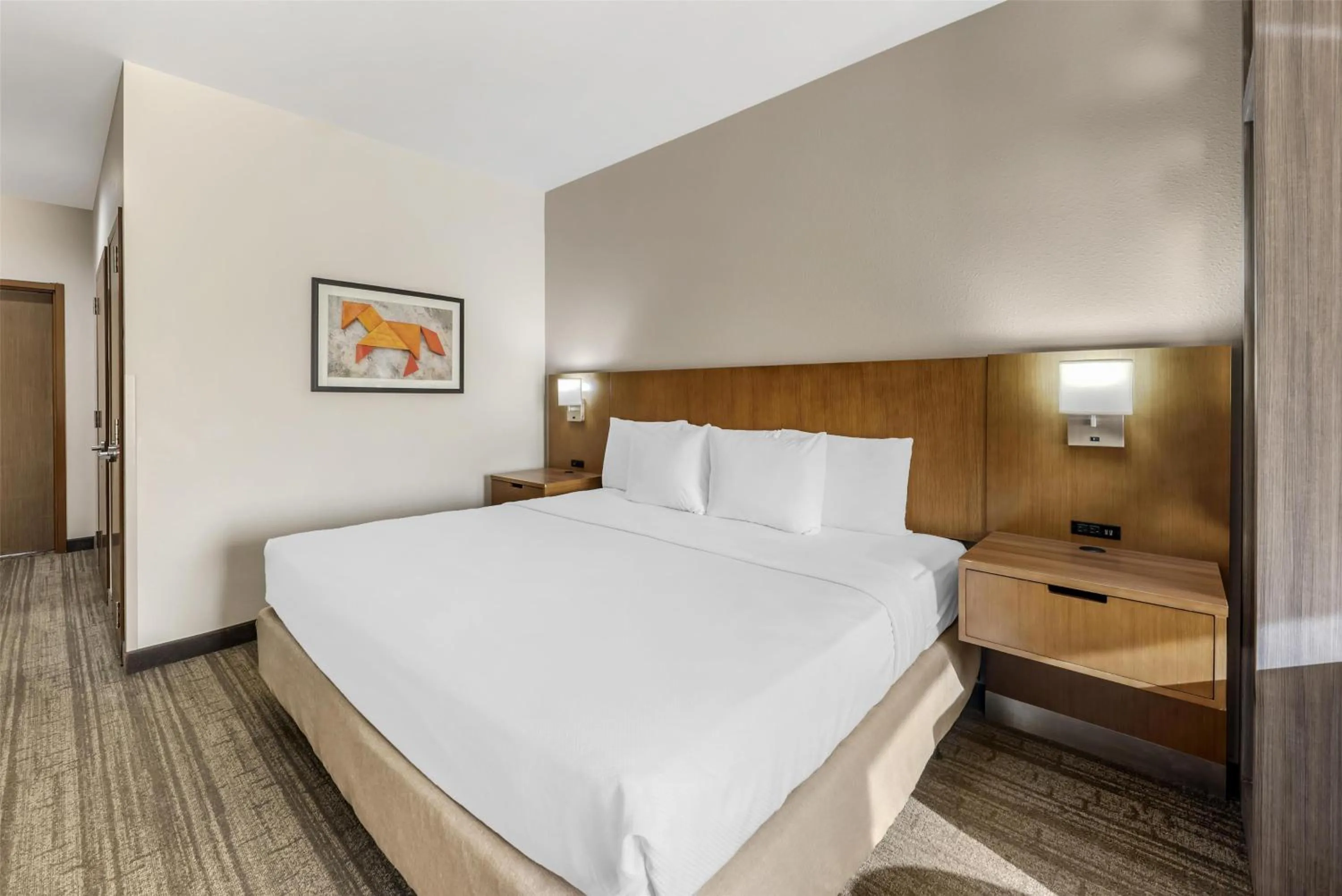 Bedroom, Bed in Best Western Green Oak Inn & Suites