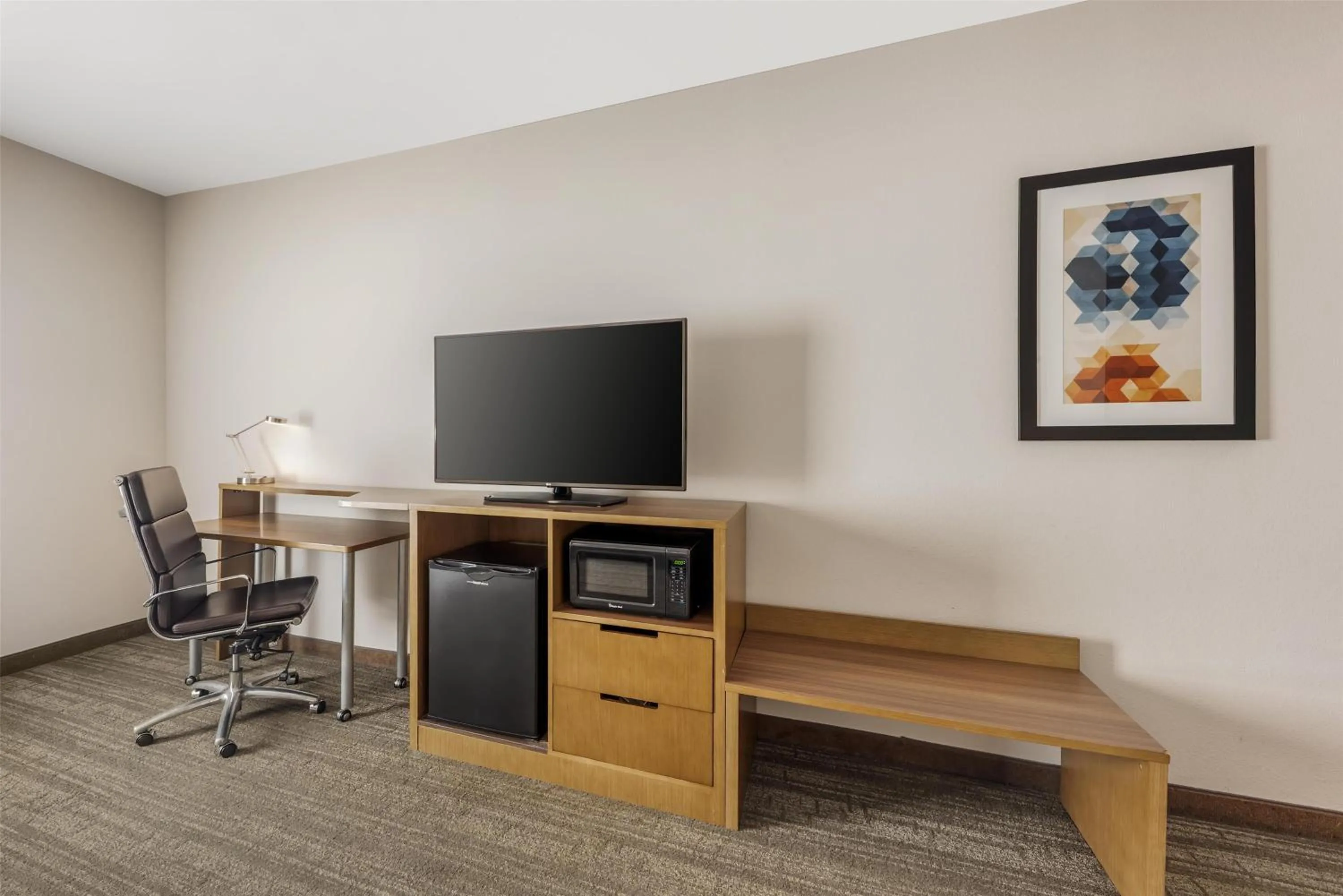 Bedroom in Best Western Green Oak Inn & Suites