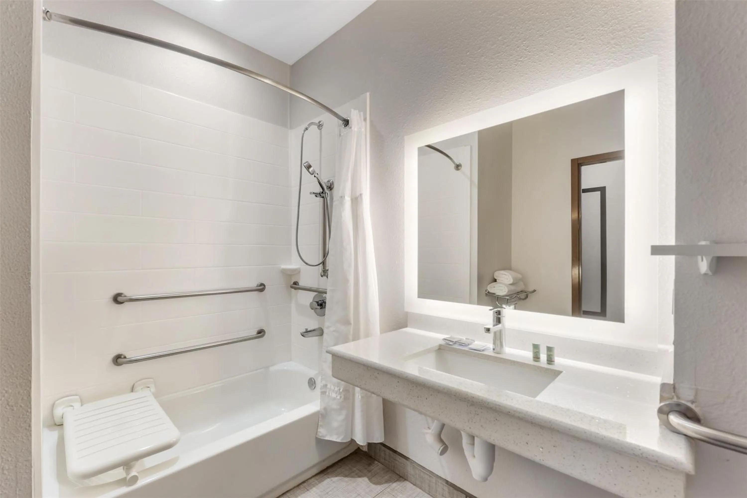 Bathroom in Best Western Green Oak Inn & Suites