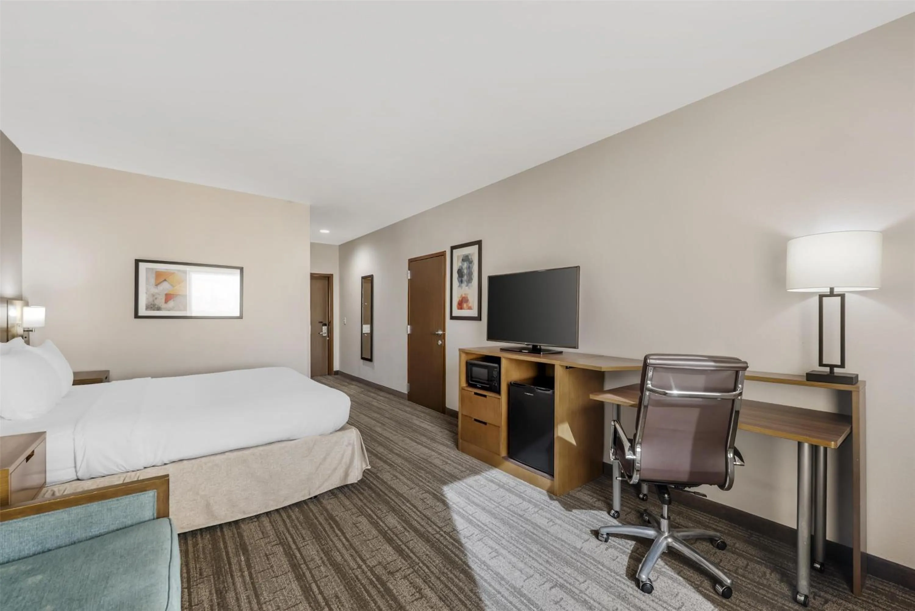 Bedroom, Bed in Best Western Green Oak Inn & Suites