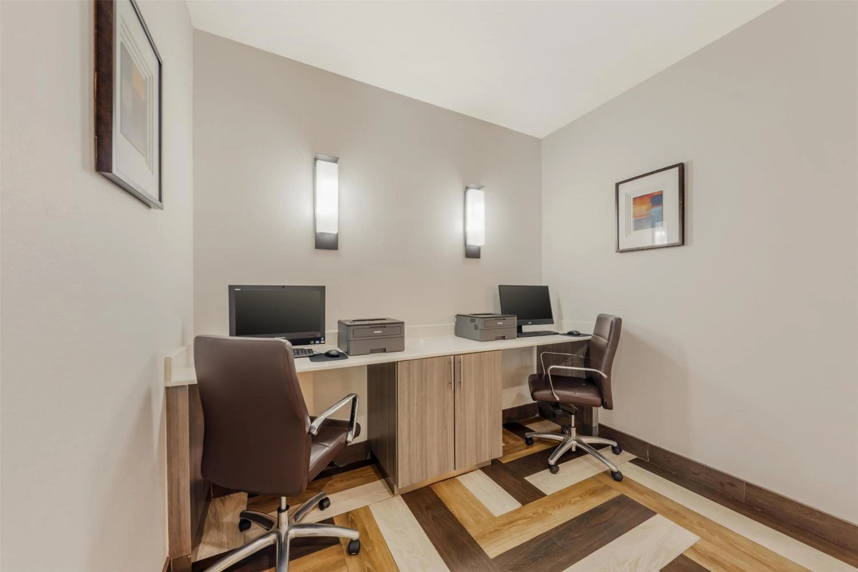 Business facilities in Best Western Green Oak Inn & Suites