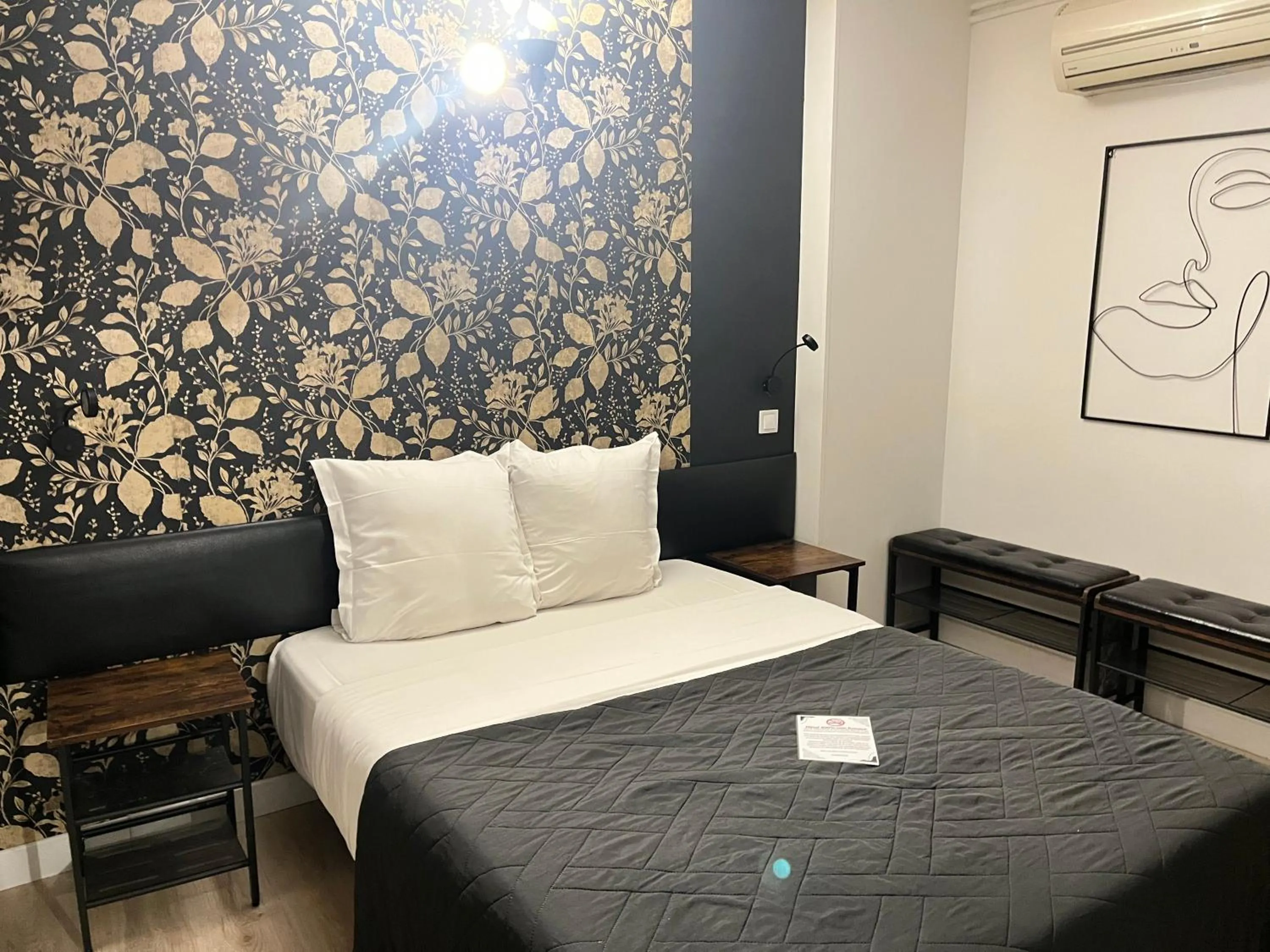 Bed in Hôtel Brasserie L'ESCALE, secteur Gare de Bergerac