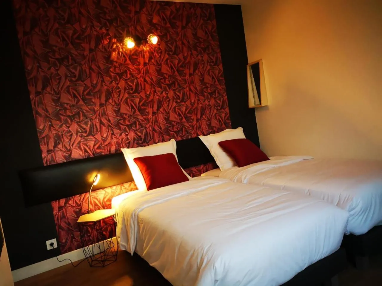 Bed in Hôtel Brasserie L'ESCALE, secteur Gare de Bergerac